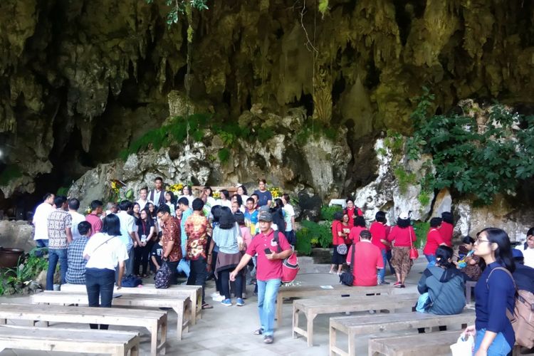Gua Maria Tritis via Kompas, 1. Pantai Pok Tunggal, 2. Pantai Siung, 3. Pantai Indrayanti (Pantai Pulang Sawal), 4. Pantai Baron, 5. Pantai Jogan, 6. Pantai Sundak, 7. Pantai Krakal, 8. Goa Gelatik, 9. Air Terjun Sri Gethuk, 10. Gua Seropan, 11. Gua Jomblang, 12. Cave Tubing Kalisuci, 13. Gunung Nglanggeran, 14. Pantai Sadranan, 15. Bukit Bintang, 16. Pantai Ngobaran, 17. Pantai Gesing, 18. Bukit Kosakora, 19. Pantai Wedi Ombo, 20. Pantai Slili, 21. Pantai Timang, 22. Pantai Jungwok, 23. Rafting di Kali Oyo Gunungkidul, 24. Pantai Seruni, 25. Pantai Drini, 26. Pantai Sepanjang, 27. Goa Bribin, 28. Goa Kalisuci Gunung Kidul, 29. Alun-alun Wonosari (Alun-alun Pemda), 30. Pantai Kukup, Desa Kemadang, Kecamatan Tanjungsari, 31. Embung Batara Sriten, 32. Pantai Sadeng, 33. Goa Cokro, 34. Goa Lowo, 35. Pantai Ngrenehan, 36. Gua Maria Tritis, 37. Desa Wisata Jelok, 38. Desa Wisata Nglanggeran, 39. Goa Jomblang – Grubug, 40. Goa Paesan, 41. Gunung Patuk atau Bukit Hargodumilah, 42. Gunung Gambar, 43. Telaga Jonge, 44. Dam Beton Indah dan Bendungan Simo, 45. Rest Area Bunder, 46. Goa Cerme, 47. Goa Langse, 48. Pantai Ngandong, 49. Gunung Kendil, 50. Goa Cokakan, 51. Gunung Api Purba Nglanggeran, 52. Bengawan Solo Purba (Telaga Suling), 53. Desa Wisata Umbulrejo, 54. Kawasan Karst Pegunungan Sewu, 55. Telaga Kemuning, 56. Hutan Wanagama, 57. Situs Gambirowati atau Pesanggrahan Gambirowati, 58. Goa Jlamprong, Goa Gesing, Goa Sinden, 59. Desa Wisata Bejiharjo, 60. Desa Wisata Bleberan, 61. Desa Wisata Mojo, 62. Desa Wisata Bobung, 63. Desa Wisata Wonosadi, 64. Desa Wisata Garotan, 65. Lembah Karst Mulo, 66. Hutan Bunder, 67. Hutan Wonosadi, 68. Situs Megalitik Sokoliman, 69. Situs Gunungbang, 70. Pertapaan Kembang Lampir, 71. Pantai Nguyahan, 72. Goa Rancang Kencono