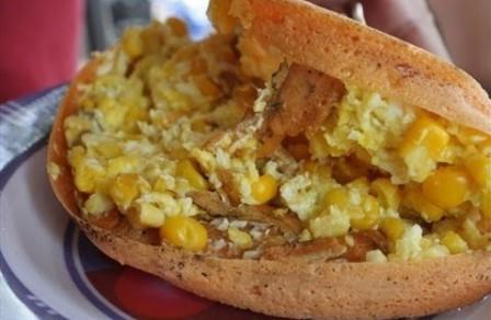 Kue Lekker Paimo, 1. Lunpia Gang Lombok , 2. Tahu Gimbal HAJI EDY (sejak 1972), 3. Tahu Pong Gajah Mada Semarang, 4. Pisang Plenet “Pak Yuli”, 5. Bandeng Presto, 6. Kuliner Semarang Mie Ramor, 7. Wingko Babat Pak Moel, 8. Kuliner Semarang Es Puter Cong Lik , 9. Nasi Goreng Babat Pak Karmin Mberok Legendaris , 10. Mie Kopyok Pak Dhuwur, 11. Aneka Nasi Ayam Semarang, 12. Nasi Gandul Pak Memet, 13. Kuliner Semarang Soto Bangkong Pak Sholeh, 14. Wedangan Pak Mardi, 15. Bakso Kakap Pak Wahid, 16. Ayam &amp; Bebek Goreng “Sari Rasa” (Pak Thori), 17. Kuliner Semarang Sate Kalak by Grill On, 18. Gulai Kambing Bustaman Pak Sabar, 19. D’Cost Semarang , 20. Tandhok Iga Bakar dan Kopi, 21. Ayam Goreng Spesial Lombok Idjo, 22. Pasar Semawis aka Warung Semawis, 23. Angkringan Pak Gik Gajahmada, 24. Warung Makan Asem-Asem Koh Liem, 25. Angkringan Gaul Ampiran 3 Semarang, 26. Bakmi Jowo Pak Gareng, 27. Restoran Kampung Laut Semarang, 28. Pesta Keboen Restoran, 29. Soto Pak No Semarang, 30. Mangut Welut Warung Bu Nasima Semarang, 31. Gudeg Koyor Mbak Tum – Peterongan, 32. Nasi Goreng Babat Hengky, 33. Depot Sukses Semarang, 34. Gudeg Abimanyu Semarang, 35. Waroeng Steak &amp; Shake Semarang, 36. Nasi Goreng Babat Pak Taman, 37. Nasi Kebuli Djawas Semarang, 38. Waroeng Kaligarong, 39. Kue Lekker Paimo