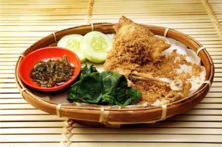 Kuliner Semarang Ayam Goreng Lombok Ijo, 1. Soto Bangkong, 2. Nasi Ayam Bu Wido, 3. Rumah Makan Kampung Laut, 4. Restoran Pesta Keboen, 5. Mangut Welut Warung Bu Nasima, 6. Toko Oen, 7. Depot Sukses, 8. Waroeng Steak & Shake, 9. Warung Makan Gudeg & Opor Mbak Tum, 10. Nasi Goreng Babat Pak Hengky, 11. Nasi Goreng Babat Pak Taman, 12. Nasi Kebuli Djawas, 13. Gudeg Abimanyu, 14. Nasi Pecel Mbok Sador, 15. Tahu Gimbal, 16. Ayam Goreng Lombok Ijo, 17. Nasi Gandul, 18. Kue Leker Paimo, 19. Pisang Plenet, 20. Es Puter Cong Lik, 21. Mie Kopyok Pak Dhuwur, 22. Warung Sate 29, 23. Bebek Goreng Pak Thori, 24. Bakmi Jawa Pak Gareng, 25. Gulai Kambing Bustaman Pak Sabar, 26. Soto Pak No, 27. Lumpia, 28. Tahu Pong, 29. Super Penyet, 30. Nasi Goreng Padang Bangjo, 31. Waroeng Kaligarong, 32. The Hills Dining Restaurant, 33. Bowery & Eastman, 34. Tandhok Ribs & Coffee, 35. Sate Sapi Pak Kempleng, 36. Carnivore Sky Bar & Grill, 37. Sky Line Lounge & Exclusive Dining, 38. Gulai Kepala Ikan Pak Untung, 39. Pujasera Simpang Lima, 40. Nasi Kucing Pak Gik, 41. Gama Ikan Bakar dan Seafood, 42. Gama Candi Resto, 43. KoenoKoeni Café Gallery, 44. Pisa Cafe dan Resto, 45. Giggle Box Cafe Semarang, 46. Pondok Kopi Umbul Sidomukti, 47. Rinjani View, 48. Rosti Resto & Cafe, 49. White Rabbit Dessert