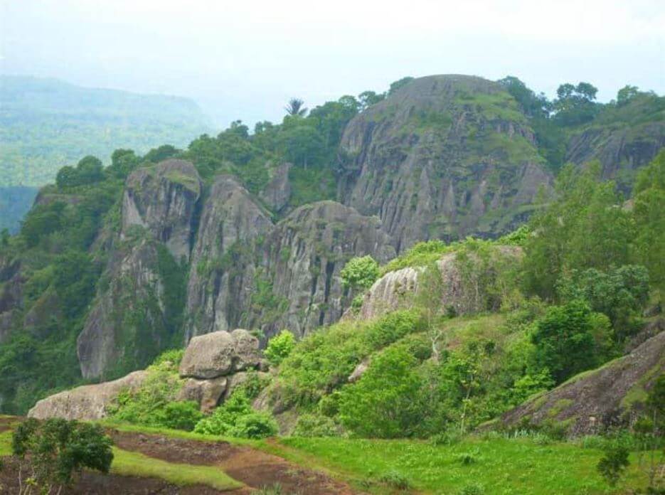 Lembah Karst Mulo, 1. Pantai Pok Tunggal, 2. Pantai Siung, 3. Pantai Indrayanti (Pantai Pulang Sawal), 4. Pantai Baron, 5. Pantai Jogan, 6. Pantai Sundak, 7. Pantai Krakal, 8. Goa Gelatik, 9. Air Terjun Sri Gethuk, 10. Gua Seropan, 11. Gua Jomblang, 12. Cave Tubing Kalisuci, 13. Gunung Nglanggeran, 14. Pantai Sadranan, 15. Bukit Bintang, 16. Pantai Ngobaran, 17. Pantai Gesing, 18. Bukit Kosakora, 19. Pantai Wedi Ombo, 20. Pantai Slili, 21. Pantai Timang, 22. Pantai Jungwok, 23. Rafting di Kali Oyo Gunungkidul, 24. Pantai Seruni, 25. Pantai Drini, 26. Pantai Sepanjang, 27. Goa Bribin, 28. Goa Kalisuci Gunung Kidul, 29. Alun-alun Wonosari (Alun-alun Pemda), 30. Pantai Kukup, Desa Kemadang, Kecamatan Tanjungsari, 31. Embung Batara Sriten, 32. Pantai Sadeng, 33. Goa Cokro, 34. Goa Lowo, 35. Pantai Ngrenehan, 36. Gua Maria Tritis, 37. Desa Wisata Jelok, 38. Desa Wisata Nglanggeran, 39. Goa Jomblang – Grubug, 40. Goa Paesan, 41. Gunung Patuk atau Bukit Hargodumilah, 42. Gunung Gambar, 43. Telaga Jonge, 44. Dam Beton Indah dan Bendungan Simo, 45. Rest Area Bunder, 46. Goa Cerme, 47. Goa Langse, 48. Pantai Ngandong, 49. Gunung Kendil, 50. Goa Cokakan, 51. Gunung Api Purba Nglanggeran, 52. Bengawan Solo Purba (Telaga Suling), 53. Desa Wisata Umbulrejo, 54. Kawasan Karst Pegunungan Sewu, 55. Telaga Kemuning, 56. Hutan Wanagama, 57. Situs Gambirowati atau Pesanggrahan Gambirowati, 58. Goa Jlamprong, Goa Gesing, Goa Sinden, 59. Desa Wisata Bejiharjo, 60. Desa Wisata Bleberan, 61. Desa Wisata Mojo, 62. Desa Wisata Bobung, 63. Desa Wisata Wonosadi, 64. Desa Wisata Garotan, 65. Lembah Karst Mulo, 66. Hutan Bunder, 67. Hutan Wonosadi, 68. Situs Megalitik Sokoliman, 69. Situs Gunungbang, 70. Pertapaan Kembang Lampir, 71. Pantai Nguyahan, 72. Goa Rancang Kencono
