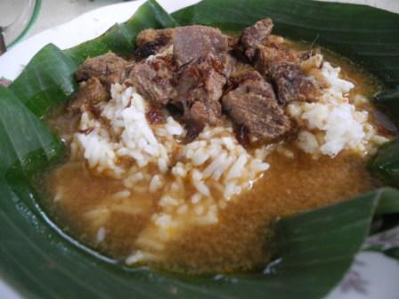 Nasi Gandul, 1. Lunpia Gang Lombok , 2. Tahu Gimbal HAJI EDY (sejak 1972), 3. Tahu Pong Gajah Mada Semarang, 4. Pisang Plenet “Pak Yuli”, 5. Bandeng Presto, 6. Kuliner Semarang Mie Ramor, 7. Wingko Babat Pak Moel, 8. Kuliner Semarang Es Puter Cong Lik , 9. Nasi Goreng Babat Pak Karmin Mberok Legendaris , 10. Mie Kopyok Pak Dhuwur, 11. Aneka Nasi Ayam Semarang, 12. Nasi Gandul Pak Memet, 13. Kuliner Semarang Soto Bangkong Pak Sholeh, 14. Wedangan Pak Mardi, 15. Bakso Kakap Pak Wahid, 16. Ayam &amp; Bebek Goreng “Sari Rasa” (Pak Thori), 17. Kuliner Semarang Sate Kalak by Grill On, 18. Gulai Kambing Bustaman Pak Sabar, 19. D’Cost Semarang , 20. Tandhok Iga Bakar dan Kopi, 21. Ayam Goreng Spesial Lombok Idjo, 22. Pasar Semawis aka Warung Semawis, 23. Angkringan Pak Gik Gajahmada, 24. Warung Makan Asem-Asem Koh Liem, 25. Angkringan Gaul Ampiran 3 Semarang, 26. Bakmi Jowo Pak Gareng, 27. Restoran Kampung Laut Semarang, 28. Pesta Keboen Restoran, 29. Soto Pak No Semarang, 30. Mangut Welut Warung Bu Nasima Semarang, 31. Gudeg Koyor Mbak Tum – Peterongan, 32. Nasi Goreng Babat Hengky, 33. Depot Sukses Semarang, 34. Gudeg Abimanyu Semarang, 35. Waroeng Steak &amp; Shake Semarang, 36. Nasi Goreng Babat Pak Taman, 37. Nasi Kebuli Djawas Semarang, 38. Waroeng Kaligarong, 39. Kue Lekker Paimo