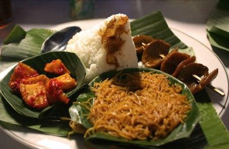 Nasi Uduk Bansus, 1. Restoran Gurih 7, 2. Menikmati Lapis Susu Alpukat dari Jumbo – Jumpa Bogor, 3. Menjajal Bakso Bumbu Rujak, Strudel Bogor &amp; Bubur Sumsum Ice dari Boogie Dessert House, 4. Death by Chocolate &amp; Spaghetti, 5. Momo Milk, 6. Pia Apple Pie, 7. Lasagna Gulung, 8. Macaroni Panggang, 9. Rumah Cupcakes &amp; BBQ, 10. Pizza Kayu Bakar Kedai Kita, 11. Cungkring, 12. Waroeng Taman, 13. Bapatong, 14. Ayam Goreng Aroma, 15. Sop Duren Lodaya, 16. Daiji Ramen, 17. Dillenia Kitchen, 18. Kedai Soto Ibu Rahayu, 19. Iga Bakar Jogja, 20. Mie Janda, 21. Bebek H. Slamet, 22. Resto Cimory, 23. Bebek Pak Ndut, 24. Soto Bogor Pak Salam, 25. Bakso Setan, 26. Martabak Air Mancur, 27. Toge Goreng Mang Gebro, 28. Mie Rampok, 29. Waroeng Steak and Shake, 30. Pizza Meteran, 31. Ceker Ranjau, 32. Sate Sumsum dan Ginjal Sapi Pak Oo, 33. Kedai Bakso Seuseupan, 34. Ayam Goreng Resto Mbok Berek, 35. Nasi Uduk Bansus, 36. Laksa kp Cincau, 37. Ayo Rasakan Kenangan dari Masakan Oma di Waroenk Talubi!, 38. Sop Buah Pak Ewok, 39. Asinan Jagung Bakar, 40. Agri Park