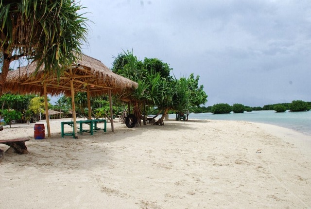Pantai Saung Perawan, 1. Pulau Tidung Besar , 2. Pulau Tidung Kecil, 3. Jembatan Cinta Pulau Tidung, 4. Spot Snorkeling, 5. Diving, 6. Permainan Seru, 7. Bersepeda, 8. Menangkap Ikan, 9. Penangkaran Penyu Sisik, 10. Kuburan Sakral, 13. Pantai Cemara Kasih, 14. Penangkaran Hiu, 15. Wisata Kuliner Istimewa Pulau Tidung