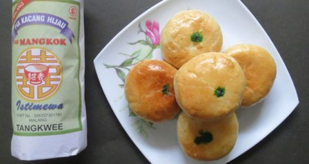 Pia Mangkok Malang, 1. Bubur Ayam Agus, 2. Pecel Kawi, 3. Kuliner Malam Pos Ketan Legenda 1967, 4. Sate Landak Bu Ria, 5. Soto Geprak Mbah Djo, 6. Hot Cui Mie Gloria Malang, 7. Toko Oen, 8. Cafe Jagung Jaya Abadi, 9. Warung Ronde Titoni, 10. Depot Hok Lay, 11. Rumah Makan Cairo, 12. Putu Lanang Celaket, 13. Bakpao Boldy, 14. Mie Gajah Mada, 15. Rujak Cingur Bude Ruk, 16. Warung Lama Haji Ridwan, 17. Depot Tahu Lontong Lonceng, 18. Burger Buto, 19. Pia Mangkok Malang, 20. STMJ Glintung, 21. Mie Iblis Malang, 22. Surabi Gendut, 23. Gado-Gado Citra Kota Malang, 23. Bakso President, 24. Lesehan Pak H. SHOLEH, 25. Lesehan Yogyakarta Malang, 26. Taman Indie Resto Malang, 27. Amsterdam Garden Resto & Steak House Malang, 28. Malibu Steak ‘n’ Pizza Malang, 29. Padi Resto Galeri Malang, 30. Ikan Bakar 52 Malang, 31. Ikan Goreng Pangeran Muda Malang, 32. Ikan Bakar Cianjur ( IBC ), 33. Pondok Desa Kampung Telaga Malang, 34. Javanine Restaurant, 35. Rumah Makan Inggil, 36. Bakso Bakar Trowulan, 37. Depot Rawon Nguling, 38. WellDuck Bebek Goreng & Bakar, 39. Ayam Kremes Madura Potre Koneng, 40. Bakso Bakar Pahlawan Trip Malang, 41. Harmoni Resto Cafe Malang, 42. Baegopa Malang, 43. Pecel Pyuur (Brisam) Malang, 44. Mie Tomcat Malang, 45. Rawon Brintik, Warung Bu Napsiah Malang, 46. Noodle Inc Malang, 47. Bakso Kota Cak Man Malang, 48. Warung Spesial Sambal Malang, 49. Mie Jogging Malang, 50. Ayam Bakar Lientang Malang, 51. Dapur Resto Kota Malang, 52. Waroeng Bamboe Lesehan Sidomulyo, 53. Omah Kitir Cafe Factory, 54. Waroeng Lesehan Pring Pethuk, 53. Melati Restaurant, 54. Rumah Opa Kitchen And Lounge, 55. Rumah Coffee Loe Mien Toe, 56. Madam Wang Secret Garden, 57. Daerah Payung, 58. Rumah Sosis, 59. Jungle Fast Food Resto, 60. Ria Djenaka Batu, 61. Warung Sate Kelinci, 62. Warung Wareg, 63. Sate Hotplet, 64. Racel Risol, 65. Illy Cafe Lai Lai, 66. Ayam Pakuan, 67. Warung Mie Setan, 68. Orem-orem Khas Arema, 69. Surabi Imut, 70. Bakso Bakar Pak Man, 71. Cwie Mie Malang, 72. Sate dan Gule Kambing Haji Paino Bunul (Tahun 1973 – Sekarang), 73. Depot Soto Lombok (Tahun 1955 – Sekarang), 74. Soto Daging Pak Markeso (Tahun 1950 – Sekarang), 75. Soto Daging Rahayu (sejak 1928), 76. Warung Bu Haji AREMA
