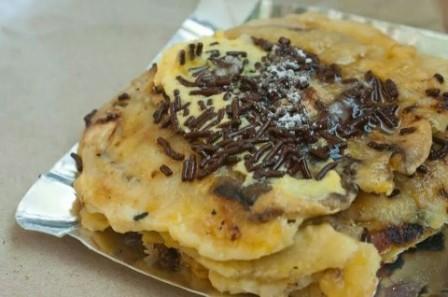 Pisang Plenet, 1. Lunpia Gang Lombok , 2. Tahu Gimbal HAJI EDY (sejak 1972), 3. Tahu Pong Gajah Mada Semarang, 4. Pisang Plenet “Pak Yuli”, 5. Bandeng Presto, 6. Kuliner Semarang Mie Ramor, 7. Wingko Babat Pak Moel, 8. Kuliner Semarang Es Puter Cong Lik , 9. Nasi Goreng Babat Pak Karmin Mberok Legendaris , 10. Mie Kopyok Pak Dhuwur, 11. Aneka Nasi Ayam Semarang, 12. Nasi Gandul Pak Memet, 13. Kuliner Semarang Soto Bangkong Pak Sholeh, 14. Wedangan Pak Mardi, 15. Bakso Kakap Pak Wahid, 16. Ayam &amp; Bebek Goreng “Sari Rasa” (Pak Thori), 17. Kuliner Semarang Sate Kalak by Grill On, 18. Gulai Kambing Bustaman Pak Sabar, 19. D’Cost Semarang , 20. Tandhok Iga Bakar dan Kopi, 21. Ayam Goreng Spesial Lombok Idjo, 22. Pasar Semawis aka Warung Semawis, 23. Angkringan Pak Gik Gajahmada, 24. Warung Makan Asem-Asem Koh Liem, 25. Angkringan Gaul Ampiran 3 Semarang, 26. Bakmi Jowo Pak Gareng, 27. Restoran Kampung Laut Semarang, 28. Pesta Keboen Restoran, 29. Soto Pak No Semarang, 30. Mangut Welut Warung Bu Nasima Semarang, 31. Gudeg Koyor Mbak Tum – Peterongan, 32. Nasi Goreng Babat Hengky, 33. Depot Sukses Semarang, 34. Gudeg Abimanyu Semarang, 35. Waroeng Steak &amp; Shake Semarang, 36. Nasi Goreng Babat Pak Taman, 37. Nasi Kebuli Djawas Semarang, 38. Waroeng Kaligarong, 39. Kue Lekker Paimo