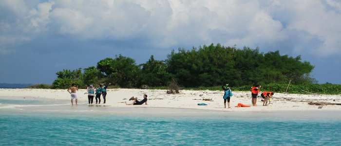 Pulau Payung, 1. Pulau Tidung Besar , 2. Pulau Tidung Kecil, 3. Jembatan Cinta Pulau Tidung, 4. Spot Snorkeling, 5. Diving, 6. Permainan Seru, 7. Bersepeda, 8. Menangkap Ikan, 9. Penangkaran Penyu Sisik, 10. Kuburan Sakral, 13. Pantai Cemara Kasih, 14. Penangkaran Hiu, 15. Wisata Kuliner Istimewa Pulau Tidung