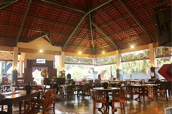Ria Djenaka Batu via Tripadvisor, 1. Bubur Ayam Agus, 2. Pecel Kawi, 3. Kuliner Malam Pos Ketan Legenda 1967, 4. Sate Landak Bu Ria, 5. Soto Geprak Mbah Djo, 6. Hot Cui Mie Gloria Malang, 7. Toko Oen, 8. Cafe Jagung Jaya Abadi, 9. Warung Ronde Titoni, 10. Depot Hok Lay, 11. Rumah Makan Cairo, 12. Putu Lanang Celaket, 13. Bakpao Boldy, 14. Mie Gajah Mada, 15. Rujak Cingur Bude Ruk, 16. Warung Lama Haji Ridwan, 17. Depot Tahu Lontong Lonceng, 18. Burger Buto, 19. Pia Mangkok Malang, 20. STMJ Glintung, 21. Mie Iblis Malang, 22. Surabi Gendut, 23. Gado-Gado Citra Kota Malang, 23. Bakso President, 24. Lesehan Pak H. SHOLEH, 25. Lesehan Yogyakarta Malang, 26. Taman Indie Resto Malang, 27. Amsterdam Garden Resto & Steak House Malang, 28. Malibu Steak ‘n’ Pizza Malang, 29. Padi Resto Galeri Malang, 30. Ikan Bakar 52 Malang, 31. Ikan Goreng Pangeran Muda Malang, 32. Ikan Bakar Cianjur ( IBC ), 33. Pondok Desa Kampung Telaga Malang, 34. Javanine Restaurant, 35. Rumah Makan Inggil, 36. Bakso Bakar Trowulan, 37. Depot Rawon Nguling, 38. WellDuck Bebek Goreng & Bakar, 39. Ayam Kremes Madura Potre Koneng, 40. Bakso Bakar Pahlawan Trip Malang, 41. Harmoni Resto Cafe Malang, 42. Baegopa Malang, 43. Pecel Pyuur (Brisam) Malang, 44. Mie Tomcat Malang, 45. Rawon Brintik, Warung Bu Napsiah Malang, 46. Noodle Inc Malang, 47. Bakso Kota Cak Man Malang, 48. Warung Spesial Sambal Malang, 49. Mie Jogging Malang, 50. Ayam Bakar Lientang Malang, 51. Dapur Resto Kota Malang, 52. Waroeng Bamboe Lesehan Sidomulyo, 53. Omah Kitir Cafe Factory, 54. Waroeng Lesehan Pring Pethuk, 53. Melati Restaurant, 54. Rumah Opa Kitchen And Lounge, 55. Rumah Coffee Loe Mien Toe, 56. Madam Wang Secret Garden, 57. Daerah Payung, 58. Rumah Sosis, 59. Jungle Fast Food Resto, 60. Ria Djenaka Batu, 61. Warung Sate Kelinci, 62. Warung Wareg, 63. Sate Hotplet, 64. Racel Risol, 65. Illy Cafe Lai Lai, 66. Ayam Pakuan, 67. Warung Mie Setan, 68. Orem-orem Khas Arema, 69. Surabi Imut, 70. Bakso Bakar Pak Man, 71. Cwie Mie Malang, 72. Sate dan Gule Kambing Haji Paino Bunul (Tahun 1973 – Sekarang), 73. Depot Soto Lombok (Tahun 1955 – Sekarang), 74. Soto Daging Pak Markeso (Tahun 1950 – Sekarang), 75. Soto Daging Rahayu (sejak 1928), 76. Warung Bu Haji AREMA