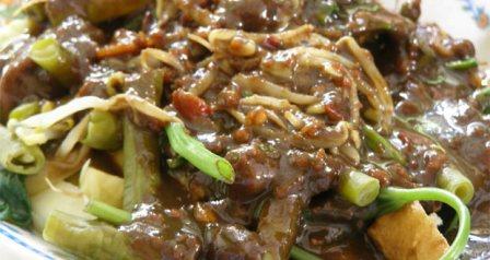 Rujak Cingur Bude Ruk, 1. Bubur Ayam Agus, 2. Pecel Kawi, 3. Kuliner Malam Pos Ketan Legenda 1967, 4. Sate Landak Bu Ria, 5. Soto Geprak Mbah Djo, 6. Hot Cui Mie Gloria Malang, 7. Toko Oen, 8. Cafe Jagung Jaya Abadi, 9. Warung Ronde Titoni, 10. Depot Hok Lay, 11. Rumah Makan Cairo, 12. Putu Lanang Celaket, 13. Bakpao Boldy, 14. Mie Gajah Mada, 15. Rujak Cingur Bude Ruk, 16. Warung Lama Haji Ridwan, 17. Depot Tahu Lontong Lonceng, 18. Burger Buto, 19. Pia Mangkok Malang, 20. STMJ Glintung, 21. Mie Iblis Malang, 22. Surabi Gendut, 23. Gado-Gado Citra Kota Malang, 23. Bakso President, 24. Lesehan Pak H. SHOLEH, 25. Lesehan Yogyakarta Malang, 26. Taman Indie Resto Malang, 27. Amsterdam Garden Resto & Steak House Malang, 28. Malibu Steak ‘n’ Pizza Malang, 29. Padi Resto Galeri Malang, 30. Ikan Bakar 52 Malang, 31. Ikan Goreng Pangeran Muda Malang, 32. Ikan Bakar Cianjur ( IBC ), 33. Pondok Desa Kampung Telaga Malang, 34. Javanine Restaurant, 35. Rumah Makan Inggil, 36. Bakso Bakar Trowulan, 37. Depot Rawon Nguling, 38. WellDuck Bebek Goreng & Bakar, 39. Ayam Kremes Madura Potre Koneng, 40. Bakso Bakar Pahlawan Trip Malang, 41. Harmoni Resto Cafe Malang, 42. Baegopa Malang, 43. Pecel Pyuur (Brisam) Malang, 44. Mie Tomcat Malang, 45. Rawon Brintik, Warung Bu Napsiah Malang, 46. Noodle Inc Malang, 47. Bakso Kota Cak Man Malang, 48. Warung Spesial Sambal Malang, 49. Mie Jogging Malang, 50. Ayam Bakar Lientang Malang, 51. Dapur Resto Kota Malang, 52. Waroeng Bamboe Lesehan Sidomulyo, 53. Omah Kitir Cafe Factory, 54. Waroeng Lesehan Pring Pethuk, 53. Melati Restaurant, 54. Rumah Opa Kitchen And Lounge, 55. Rumah Coffee Loe Mien Toe, 56. Madam Wang Secret Garden, 57. Daerah Payung, 58. Rumah Sosis, 59. Jungle Fast Food Resto, 60. Ria Djenaka Batu, 61. Warung Sate Kelinci, 62. Warung Wareg, 63. Sate Hotplet, 64. Racel Risol, 65. Illy Cafe Lai Lai, 66. Ayam Pakuan, 67. Warung Mie Setan, 68. Orem-orem Khas Arema, 69. Surabi Imut, 70. Bakso Bakar Pak Man, 71. Cwie Mie Malang, 72. Sate dan Gule Kambing Haji Paino Bunul (Tahun 1973 – Sekarang), 73. Depot Soto Lombok (Tahun 1955 – Sekarang), 74. Soto Daging Pak Markeso (Tahun 1950 – Sekarang), 75. Soto Daging Rahayu (sejak 1928), 76. Warung Bu Haji AREMA