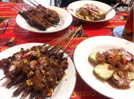 Sate Kere Yu Rebi, 1. Warung Pecel Solo, 2. Srabi Notosuman, 3. Soto Gading, 4. Sambal Tumpang Pecel Bu Kis, 5. Cambuk Rambak Solo, 6. Tahok Pak Citro Pasar Gede, 7. Tengkleng Bu Edi di Pasar Klewer, 8. Selat Segar Mbak Lies, 9. Sate Buntel Mbok Galak, 10. Es Gempol Pleret Pak Suhar, 11. Tahu Kupat “SARI” Pak Brewok, 12. Nasi Liwet Wongso Lemu (Not Rekomended Netizen, Harga Mahal dan Rasa Biasa Saja), 13. Sate Kere Yu Rebi, 14. Gudeg Ceker Margoyudan Bu Kasno, 15. Wedangan Pendhopo, 16. Es Dawet Telasih Bu Dermi di Pasar Gede, 17. Timlo, 18. Rumah Makan Bale Padi, 19. Pecel nDeso Solo, 20. Roemahkoe Resto, 21. Galabo Solo, 22. Sup Matahari Solo, 23. Mie Gajah Mas, 24. Ayam Tulang Dewa Cemara Dua di Solo Square, 25. Toko Roti Orion, 26. Selat Solo Mekar Sari, 27. Harjo Bestik, 28. Susu Shi Jack, 29. Sate Buntel Tambak Segaran, 30. Soto Seger Mbok Giyem Solo, 31. Selat viens Solo, 32. Tahu Kupat Sholihin ‘sido mampir’, 33. Torpedo Yu Rebi, 34. Es Krim Tentrem, 35. Pasar Malam Ngarsopuro, 36. Oh La Vita