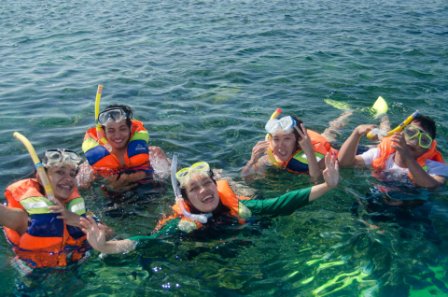Spot Snorkeling, 1. Pulau Tidung Besar , 2. Pulau Tidung Kecil, 3. Jembatan Cinta Pulau Tidung, 4. Spot Snorkeling, 5. Diving, 6. Permainan Seru, 7. Bersepeda, 8. Menangkap Ikan, 9. Penangkaran Penyu Sisik, 10. Kuburan Sakral, 13. Pantai Cemara Kasih, 14. Penangkaran Hiu, 15. Wisata Kuliner Istimewa Pulau Tidung