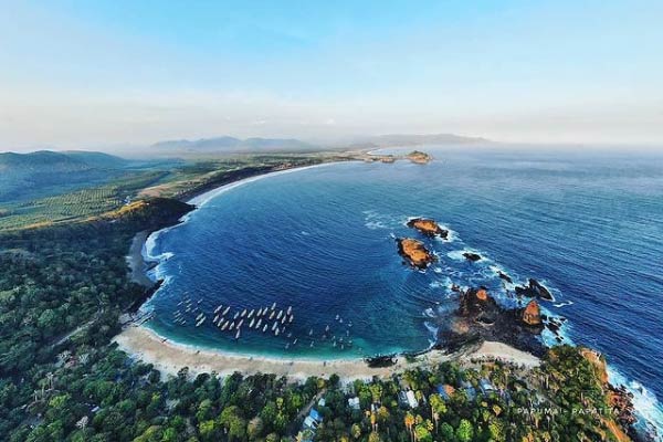 Spot Wisata Pantai Papuma via IG @fadjar_hamidi, Pantai Papuma Jember , Pulau Nusa Barong, Tiket Masuk Pantai Papuma Jember, Momen Terbaik di Pantai Papuma, Penginapan di Pantai Papuma, Rute ke Pantai Papuma Jember , Mitos yang Berkembang di Papuma Jember Jawa Timur, Keindahan Pantai Papuma, Daya Tarik Pantai Tanjung Papuma, Ingin mengunjungi  Pantai Tanjung Papuma?