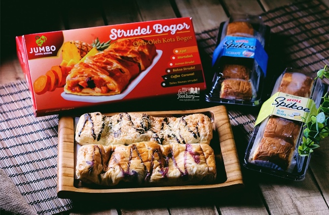 Strudel Bogor Foto by myfunfooddiary, 1. Restoran Gurih 7, 2. Menikmati Lapis Susu Alpukat dari Jumbo – Jumpa Bogor, 3. Menjajal Bakso Bumbu Rujak, Strudel Bogor &amp; Bubur Sumsum Ice dari Boogie Dessert House, 4. Death by Chocolate &amp; Spaghetti, 5. Momo Milk, 6. Pia Apple Pie, 7. Lasagna Gulung, 8. Macaroni Panggang, 9. Rumah Cupcakes &amp; BBQ, 10. Pizza Kayu Bakar Kedai Kita, 11. Cungkring, 12. Waroeng Taman, 13. Bapatong, 14. Ayam Goreng Aroma, 15. Sop Duren Lodaya, 16. Daiji Ramen, 17. Dillenia Kitchen, 18. Kedai Soto Ibu Rahayu, 19. Iga Bakar Jogja, 20. Mie Janda, 21. Bebek H. Slamet, 22. Resto Cimory, 23. Bebek Pak Ndut, 24. Soto Bogor Pak Salam, 25. Bakso Setan, 26. Martabak Air Mancur, 27. Toge Goreng Mang Gebro, 28. Mie Rampok, 29. Waroeng Steak and Shake, 30. Pizza Meteran, 31. Ceker Ranjau, 32. Sate Sumsum dan Ginjal Sapi Pak Oo, 33. Kedai Bakso Seuseupan, 34. Ayam Goreng Resto Mbok Berek, 35. Nasi Uduk Bansus, 36. Laksa kp Cincau, 37. Ayo Rasakan Kenangan dari Masakan Oma di Waroenk Talubi!, 38. Sop Buah Pak Ewok, 39. Asinan Jagung Bakar, 40. Agri Park