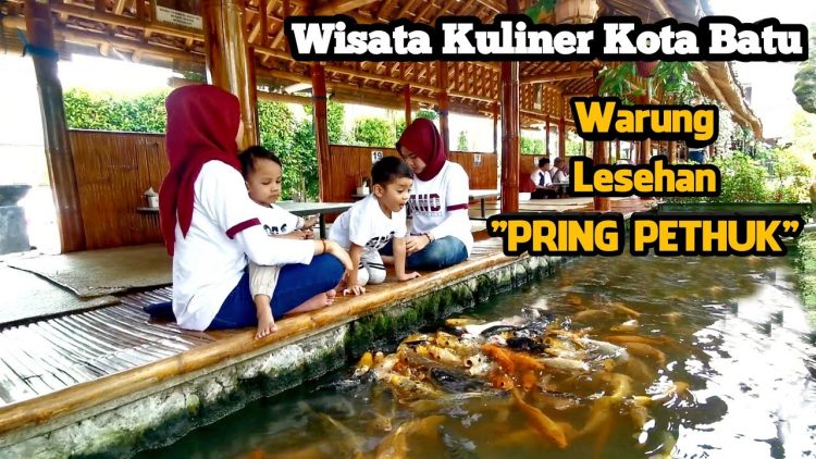 Waroeng Lesehan Pring Pethuk via Youtube, 1. Bubur Ayam Agus, 2. Pecel Kawi, 3. Kuliner Malam Pos Ketan Legenda 1967, 4. Sate Landak Bu Ria, 5. Soto Geprak Mbah Djo, 6. Hot Cui Mie Gloria Malang, 7. Toko Oen, 8. Cafe Jagung Jaya Abadi, 9. Warung Ronde Titoni, 10. Depot Hok Lay, 11. Rumah Makan Cairo, 12. Putu Lanang Celaket, 13. Bakpao Boldy, 14. Mie Gajah Mada, 15. Rujak Cingur Bude Ruk, 16. Warung Lama Haji Ridwan, 17. Depot Tahu Lontong Lonceng, 18. Burger Buto, 19. Pia Mangkok Malang, 20. STMJ Glintung, 21. Mie Iblis Malang, 22. Surabi Gendut, 23. Gado-Gado Citra Kota Malang, 23. Bakso President, 24. Lesehan Pak H. SHOLEH, 25. Lesehan Yogyakarta Malang, 26. Taman Indie Resto Malang, 27. Amsterdam Garden Resto & Steak House Malang, 28. Malibu Steak ‘n’ Pizza Malang, 29. Padi Resto Galeri Malang, 30. Ikan Bakar 52 Malang, 31. Ikan Goreng Pangeran Muda Malang, 32. Ikan Bakar Cianjur ( IBC ), 33. Pondok Desa Kampung Telaga Malang, 34. Javanine Restaurant, 35. Rumah Makan Inggil, 36. Bakso Bakar Trowulan, 37. Depot Rawon Nguling, 38. WellDuck Bebek Goreng & Bakar, 39. Ayam Kremes Madura Potre Koneng, 40. Bakso Bakar Pahlawan Trip Malang, 41. Harmoni Resto Cafe Malang, 42. Baegopa Malang, 43. Pecel Pyuur (Brisam) Malang, 44. Mie Tomcat Malang, 45. Rawon Brintik, Warung Bu Napsiah Malang, 46. Noodle Inc Malang, 47. Bakso Kota Cak Man Malang, 48. Warung Spesial Sambal Malang, 49. Mie Jogging Malang, 50. Ayam Bakar Lientang Malang, 51. Dapur Resto Kota Malang, 52. Waroeng Bamboe Lesehan Sidomulyo, 53. Omah Kitir Cafe Factory, 54. Waroeng Lesehan Pring Pethuk, 53. Melati Restaurant, 54. Rumah Opa Kitchen And Lounge, 55. Rumah Coffee Loe Mien Toe, 56. Madam Wang Secret Garden, 57. Daerah Payung, 58. Rumah Sosis, 59. Jungle Fast Food Resto, 60. Ria Djenaka Batu, 61. Warung Sate Kelinci, 62. Warung Wareg, 63. Sate Hotplet, 64. Racel Risol, 65. Illy Cafe Lai Lai, 66. Ayam Pakuan, 67. Warung Mie Setan, 68. Orem-orem Khas Arema, 69. Surabi Imut, 70. Bakso Bakar Pak Man, 71. Cwie Mie Malang, 72. Sate dan Gule Kambing Haji Paino Bunul (Tahun 1973 – Sekarang), 73. Depot Soto Lombok (Tahun 1955 – Sekarang), 74. Soto Daging Pak Markeso (Tahun 1950 – Sekarang), 75. Soto Daging Rahayu (sejak 1928), 76. Warung Bu Haji AREMA
