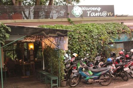 Waroeng Taman, 1. Restoran Gurih 7, 2. Menikmati Lapis Susu Alpukat dari Jumbo – Jumpa Bogor, 3. Menjajal Bakso Bumbu Rujak, Strudel Bogor &amp; Bubur Sumsum Ice dari Boogie Dessert House, 4. Death by Chocolate &amp; Spaghetti, 5. Momo Milk, 6. Pia Apple Pie, 7. Lasagna Gulung, 8. Macaroni Panggang, 9. Rumah Cupcakes &amp; BBQ, 10. Pizza Kayu Bakar Kedai Kita, 11. Cungkring, 12. Waroeng Taman, 13. Bapatong, 14. Ayam Goreng Aroma, 15. Sop Duren Lodaya, 16. Daiji Ramen, 17. Dillenia Kitchen, 18. Kedai Soto Ibu Rahayu, 19. Iga Bakar Jogja, 20. Mie Janda, 21. Bebek H. Slamet, 22. Resto Cimory, 23. Bebek Pak Ndut, 24. Soto Bogor Pak Salam, 25. Bakso Setan, 26. Martabak Air Mancur, 27. Toge Goreng Mang Gebro, 28. Mie Rampok, 29. Waroeng Steak and Shake, 30. Pizza Meteran, 31. Ceker Ranjau, 32. Sate Sumsum dan Ginjal Sapi Pak Oo, 33. Kedai Bakso Seuseupan, 34. Ayam Goreng Resto Mbok Berek, 35. Nasi Uduk Bansus, 36. Laksa kp Cincau, 37. Ayo Rasakan Kenangan dari Masakan Oma di Waroenk Talubi!, 38. Sop Buah Pak Ewok, 39. Asinan Jagung Bakar, 40. Agri Park