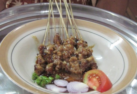 Wisata Kuliner di Tawangmangu Sate Kelinci, 1. Wisata Tawangmangu Grojogan Sewu, 2. Air Terjun Jumog, 3. Wisata Tawangmangu Agrowisata Sondokoro, 4. Candi Cetho, 5. Wisata Tawangmangu Gunung Lawu, 6. Wisata Tawangmangu Desa Nglurah, 7. Wisata Tawangmangu Air Terjun Pringgodani, 8. Wisata Tawangmangu – Outbound , 9. Flying Fox di Objek Wisata Tawangmangu, 10. Wisata Pemandian Air Hangat Cumpleng, 11. Camping Seru di Sekipan, Kalisoro, Tawangmangu, 12. Wisata Tawangmangu Situs Purbakala Menggung , 13. Wisata Kuliner di Tawangmangu Sate Kelinci, 14. Memetik Strawberry di Tawangmangu, 15. Obyek Wisata New Taman Balemkambang Tawangmangu, 16. Telaga Sarangan, 17. Air Terjun Parang Ijo, 18. Kebun Teh Kemuning, 19. Wisata Bukit Sekipan, 20. Rumah Atsiri, 21. Lawu Park, 22. River Hill Resort, 23. Kedung Sriti, 24. Air Terjun Jurang Sundo Tawangmangu, 25. Puncak Gunung Gamping, 26. Gunung Mongkrang, 27. Sakura Hills