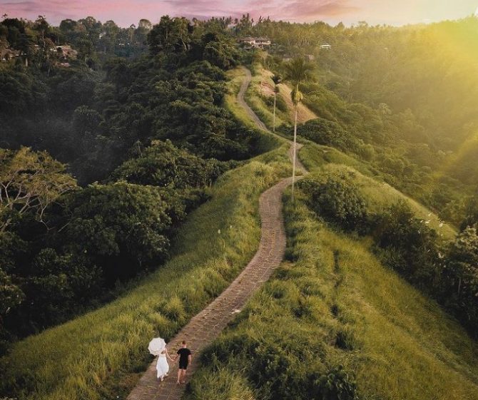 Campuhan Ridge Walk via Leaguetravels, 1. Monkey Forest, 2. Istana Ubud, 3. Desa Visesa Ubud, 4. Pasar Seni Ubud, 5. Puri Saren Agung Ubud, 6. Goa Gajah (Elephant Cave), 7. Agung Rai Museum of Art (ARMA) Ubud, 8. Pura Taman Kemuda Saraswati, 9. Ayung Rafting, 10. Alas Harum Bali, 11. Tari Legong Mahabharata Di Puri Ubud, 12. Air Terjun Tegenungan, 13. Campuhan Ridge Walk, 14. Gunung Kawi Ubud, 15. Pura Kehen Ubud, 16. Tirta Empul Ubud, 17. Ubud me Sari Luwak Coffee, 18. Resto Bebek Bengil Ubud, 19. Bali Bird &amp; Reptile Park, 20. Museum Antonio Blanco Ubud, 21. Museum Rudana Ubud, 22. Nyuh Kuning Village, 23. Mason Elephant Park &amp; Lodge, 24. Museum Puri Lukisan Ubud, Museum Tertua di Bali, 25. Bali ATV Ride, 26. Desa Celuk, 27. The Yoga Barn, 28. Trekking Authentik Bali, 29. Swept Away at The Samaya Ubud, 30. La View Restaurant, 31. Seniman Coffee Studio, 32. Ketuts Bali Cooking Class, 33. Four Seasons Resort Bali At Sayan, 34. Hanging Gardens Of Bali, 35. Zen Hideaway, 36. Bali Pulina, 38. Museum Seni Neka Ubud, 39. Folk Pool &amp; Gardens