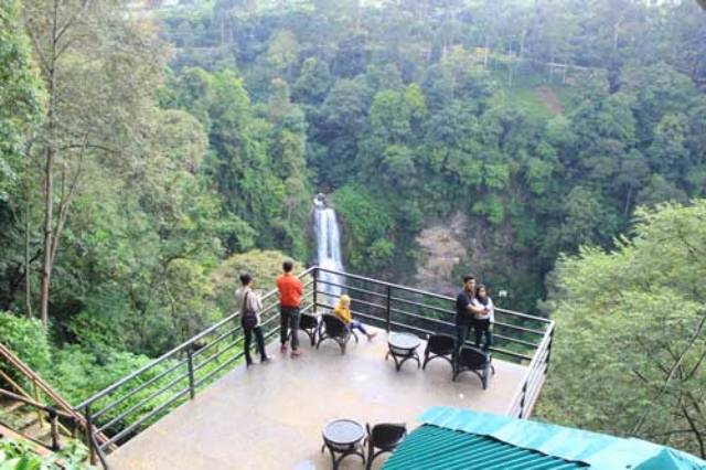 Curug Cimahi Air Terjun Pelangi, Rute Menuju Air Terjun Pelangi , Tiket Curug Cimahi, Rute Menuju Air Terjun Pelangi, Curug Cimahi Air Terjun Pelangi, Lokasi wisata yang berdekatan dengan Curug Pelangi , Tempat Makan, Fasilitas dan Akomodasi Curug Cimahi