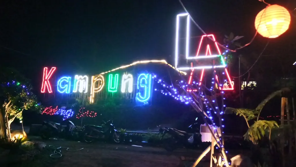 Kampung LA Batu via Terakota, 1. Batu Night Spectacular, 2. Jatim Park 2, 3. Jatim Park 1, 4. Eco Green Park, 5. Alun – Alun Kota Batu, 6. Museum Angkut, 7. Museum d’Topeng Kingdom, 8. Taman Selecta Batu, 9. Inggil Museum Resto, 10. Kusuma Agrowisata Batu, 11. Kaliwatu Rafting, 12. Agrowisata Petik Apel Bumiaji, 13. Air Terjun Coban Talun, 14. Air Terjun Coban Rondo, 15. Pura Giri Arjuno, 16. Batu Wonderland, 17. Pemandian Air Panas Cangar, 18. Paralayang Batu, 19. Omah Kayu di Batu Malang , 20. Downhill Track Bukit Klemuk Batu, 21. Pemandian Songgoriti Batu, 22. Taman Kelinci, 23. Cafe Sawah Pujon Kidul, 24. Coban Rais, 25. Goa Pinus, 26. Gunung Banyak “Angel”, 27. Rumah Indian Coban Talun, 28. Jatim Park 3, 29. Taman Langit, 30. Predator Fun Park, 31. Flora Wisata San Terra, 32. Kebun Bunga Matahari dan Peternakan Kuda Megastar, 33. Ngukir Wisata Alam, 34. Taman Dolan, 35. Kampung LA Batu, 36. Coban Putri, 37. Pasar Wisata Batu, 38. Candi Songgoriti, 39. Sumber Torong Park