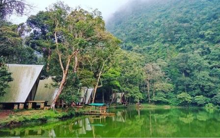 Keindahana Telaga Warna Puncak