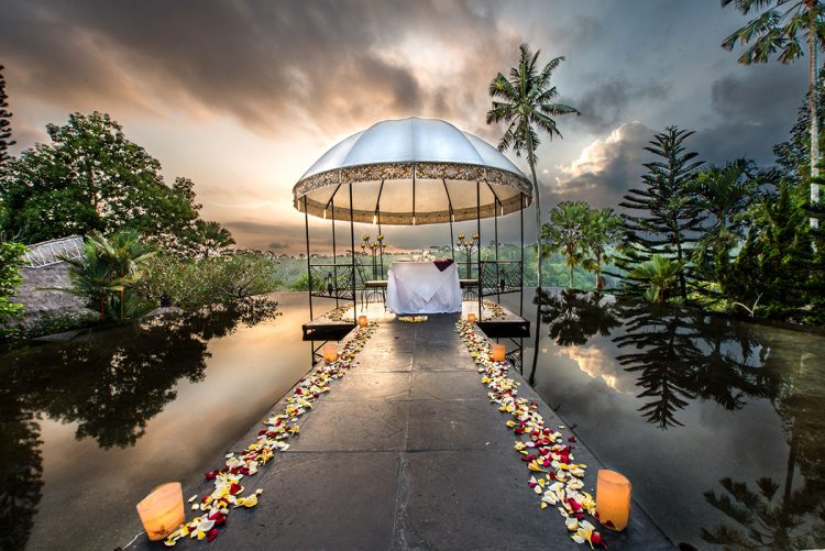 La View Restaurant via Kupubarongubud, 1. Monkey Forest, 2. Istana Ubud, 3. Desa Visesa Ubud, 4. Pasar Seni Ubud, 5. Puri Saren Agung Ubud, 6. Goa Gajah (Elephant Cave), 7. Agung Rai Museum of Art (ARMA) Ubud, 8. Pura Taman Kemuda Saraswati, 9. Ayung Rafting, 10. Alas Harum Bali, 11. Tari Legong Mahabharata Di Puri Ubud, 12. Air Terjun Tegenungan, 13. Campuhan Ridge Walk, 14. Gunung Kawi Ubud, 15. Pura Kehen Ubud, 16. Tirta Empul Ubud, 17. Ubud me Sari Luwak Coffee, 18. Resto Bebek Bengil Ubud, 19. Bali Bird &amp; Reptile Park, 20. Museum Antonio Blanco Ubud, 21. Museum Rudana Ubud, 22. Nyuh Kuning Village, 23. Mason Elephant Park &amp; Lodge, 24. Museum Puri Lukisan Ubud, Museum Tertua di Bali, 25. Bali ATV Ride, 26. Desa Celuk, 27. The Yoga Barn, 28. Trekking Authentik Bali, 29. Swept Away at The Samaya Ubud, 30. La View Restaurant, 31. Seniman Coffee Studio, 32. Ketuts Bali Cooking Class, 33. Four Seasons Resort Bali At Sayan, 34. Hanging Gardens Of Bali, 35. Zen Hideaway, 36. Bali Pulina, 38. Museum Seni Neka Ubud, 39. Folk Pool &amp; Gardens