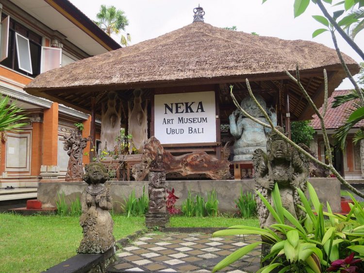 Museum Seni Neka Ubud via Tripadvisor, 1. Monkey Forest, 2. Istana Ubud, 3. Desa Visesa Ubud, 4. Pasar Seni Ubud, 5. Puri Saren Agung Ubud, 6. Goa Gajah (Elephant Cave), 7. Agung Rai Museum of Art (ARMA) Ubud, 8. Pura Taman Kemuda Saraswati, 9. Ayung Rafting, 10. Alas Harum Bali, 11. Tari Legong Mahabharata Di Puri Ubud, 12. Air Terjun Tegenungan, 13. Campuhan Ridge Walk, 14. Gunung Kawi Ubud, 15. Pura Kehen Ubud, 16. Tirta Empul Ubud, 17. Ubud me Sari Luwak Coffee, 18. Resto Bebek Bengil Ubud, 19. Bali Bird &amp; Reptile Park, 20. Museum Antonio Blanco Ubud, 21. Museum Rudana Ubud, 22. Nyuh Kuning Village, 23. Mason Elephant Park &amp; Lodge, 24. Museum Puri Lukisan Ubud, Museum Tertua di Bali, 25. Bali ATV Ride, 26. Desa Celuk, 27. The Yoga Barn, 28. Trekking Authentik Bali, 29. Swept Away at The Samaya Ubud, 30. La View Restaurant, 31. Seniman Coffee Studio, 32. Ketuts Bali Cooking Class, 33. Four Seasons Resort Bali At Sayan, 34. Hanging Gardens Of Bali, 35. Zen Hideaway, 36. Bali Pulina, 38. Museum Seni Neka Ubud, 39. Folk Pool &amp; Gardens