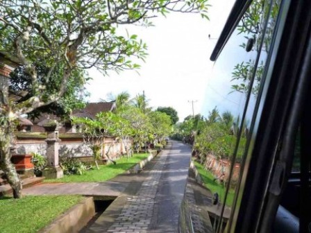 Nyuh Kuning Village, 1. Monkey Forest, 2. Istana Ubud, 3. Desa Visesa Ubud, 4. Pasar Seni Ubud, 5. Puri Saren Agung Ubud, 6. Goa Gajah (Elephant Cave), 7. Agung Rai Museum of Art (ARMA) Ubud, 8. Pura Taman Kemuda Saraswati, 9. Ayung Rafting, 10. Alas Harum Bali, 11. Tari Legong Mahabharata Di Puri Ubud, 12. Air Terjun Tegenungan, 13. Campuhan Ridge Walk, 14. Gunung Kawi Ubud, 15. Pura Kehen Ubud, 16. Tirta Empul Ubud, 17. Ubud me Sari Luwak Coffee, 18. Resto Bebek Bengil Ubud, 19. Bali Bird &amp; Reptile Park, 20. Museum Antonio Blanco Ubud, 21. Museum Rudana Ubud, 22. Nyuh Kuning Village, 23. Mason Elephant Park &amp; Lodge, 24. Museum Puri Lukisan Ubud, Museum Tertua di Bali, 25. Bali ATV Ride, 26. Desa Celuk, 27. The Yoga Barn, 28. Trekking Authentik Bali, 29. Swept Away at The Samaya Ubud, 30. La View Restaurant, 31. Seniman Coffee Studio, 32. Ketuts Bali Cooking Class, 33. Four Seasons Resort Bali At Sayan, 34. Hanging Gardens Of Bali, 35. Zen Hideaway, 36. Bali Pulina, 38. Museum Seni Neka Ubud, 39. Folk Pool &amp; Gardens