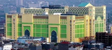 Pasar Tanah Abang, 1. Monumen Nasional (Tugu Monas), 2. Taman Mini Indonesia Indah (TMII), 3. Tebet Eco Park, 4. Taman Impian Jaya Ancol, 5. Dufan (Dunia Fantasi), 6. Taman Margasatwa Ragunan, 7. Pulau Tidung, 8. Ocean Ecopark, 9. Atlantis Water Adventure, 10. Pulau Bidadari, 11. Tribeca Park, 12. Pasar Seni, 13. Jembatan Kota Intan, 14. Museum Sejarah Jakarta, 15. Museum Bank Indonesia, 16. Ice Skating di Sky Rink, 17. KidZania Jakarta, 18. Kota Tua Jakarta, 19. Grand Indonesia Mall, 20. Masjid Istiqlal, 21. Gereja Katedral Jakarta, 22. Pasar Taman Puring, 23. Taman Suropati Jakarta, 24. Museum Nasional, 25. Pasar Tanah Abang, 26. Pecinan Glodok Jakarta, 27. Sea World Indonesia, 28. Setu Babakan Jakarta, 29. Wisata Mangrove Jakarta, 30. Taman Ayodia, 31. Taman Hutan Kota Penjaringan, 32. Cibugary Farm – Wisata Edukasi Cibugary, 33. Hauwke’s Auto Gallery Kayak Museum Angkut di Malang, 34. Pondok Indah Water Park, 35. The Escape Hunt (Tutup Permanen), 36. Kemang Food Festival (Tutup), 37. Taman Kepulauan Seribu, 38. Wisata Pendidikan Pinisi, 39. Flight Experience Gandaria (Tutup Permanen), 40. Tamasya di Taman Tabebuya, 41. Museum Satria Mandala, 42. Liburan ke Museum di Tengah Kebun, 43. Kampung Main Cipulir, 44. Taman Situ Lembang, 45. Taman Ismail Marzuki, 46. Museum Joang ‘45, 47. Freedom Library (Tutup Permanen), 48. Galeri Indonesia Kaya, 49. Taman Menteng, 50. Museum Macan, 51. Museum Wayang, 52. Klenteng Jin De Yuan, 53. Museum Tekstil, 54. Rumah Si Pitung, 55. Pantai Marunda, 56. Waterbom PIK (Tutup Permanen), 57. Alive Museum Jakarta, 58. Museum Bahari, 59. Pulau Semak Daun, 60. Pulau Pramuka, 61. Pulau Kelapa, 62. Bricks 4 Kidz, 63. Museum Perangko Indonesia, 64. Taman Agrowisata Cilangkap