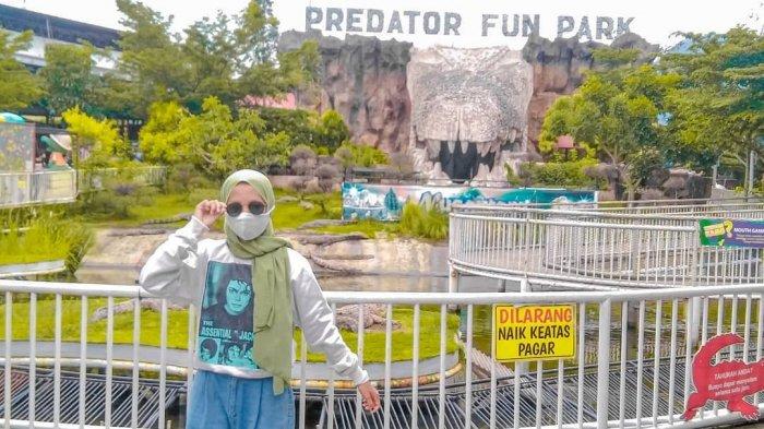 Predator Fun Park via Tribunnews, 1. Gunung Bromo, 2. Pantai Pasir Putih, 3. Telaga Sarangan, 4. Ranu Kumbolo Gunung Semeru, 5. Pulau Sempu, 6. Pantai Plengkung, 7. Pantai Bandealit, 8. Pantai Sendang Biru, 9. Pulau Merah, 10. Pantai Balekambang, 11. Kawah Ijen Banyuwangi , 12. Jawa Timur Park (Jatim Park) 1, 13. House of Sampoerna, 14. Wisata Bahari Lamongan , 15. Pantai Papuma Jember, 16. Gunung Kelud Kediri, 17. Maharani Zoo & Goa, 18. Pemandian Air Panas Cangar Jawa Timur, 19. Arung Jeram Songa Probolinggo, 20. Air Terjun Madakaripura Probolinggo, 21. Air Terjun Coban Rondo, 22. Puncak B-29, 23. Simpang Lima Gumul – KEDIRI, 24. Gumul Paradise Island Kediri, 25. Taman Langit Gunung Banyak, 26. Jatim Park 2 Malang, 27. Taman Rekreasi Selecta, 28. Wisata Bukit Jaddhih, 29. Air Terjun Dlundung, 30. Predator Fun Park Batu, 31. Eco Green Park, 32. Taman Bungkul, 33. Pantai Batu Bengkung, 34. Air Terjun Putuk Truno, 35. The Grand Taman Safari Prigen Jawa Timur, 36. Pantai Kelapa Tuban, 37. Air Terjun Sedudo