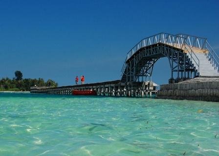 Liburan Seru ke Pulau Tidung, 1. Monumen Nasional (Tugu Monas), 2. Taman Mini Indonesia Indah (TMII), 3. Tebet Eco Park, 4. Taman Impian Jaya Ancol, 5. Dufan (Dunia Fantasi), 6. Taman Margasatwa Ragunan, 7. Pulau Tidung, 8. Ocean Ecopark, 9. Atlantis Water Adventure, 10. Pulau Bidadari, 11. Tribeca Park, 12. Pasar Seni, 13. Jembatan Kota Intan, 14. Museum Sejarah Jakarta, 15. Museum Bank Indonesia, 16. Ice Skating di Sky Rink, 17. KidZania Jakarta, 18. Kota Tua Jakarta, 19. Grand Indonesia Mall, 20. Masjid Istiqlal, 21. Gereja Katedral Jakarta, 22. Pasar Taman Puring, 23. Taman Suropati Jakarta, 24. Museum Nasional, 25. Pasar Tanah Abang, 26. Pecinan Glodok Jakarta, 27. Sea World Indonesia, 28. Setu Babakan Jakarta, 29. Wisata Mangrove Jakarta, 30. Taman Ayodia, 31. Taman Hutan Kota Penjaringan, 32. Cibugary Farm – Wisata Edukasi Cibugary, 33. Hauwke’s Auto Gallery Kayak Museum Angkut di Malang, 34. Pondok Indah Water Park, 35. The Escape Hunt (Tutup Permanen), 36. Kemang Food Festival (Tutup), 37. Taman Kepulauan Seribu, 38. Wisata Pendidikan Pinisi, 39. Flight Experience Gandaria (Tutup Permanen), 40. Tamasya di Taman Tabebuya, 41. Museum Satria Mandala, 42. Liburan ke Museum di Tengah Kebun, 43. Kampung Main Cipulir, 44. Taman Situ Lembang, 45. Taman Ismail Marzuki, 46. Museum Joang ‘45, 47. Freedom Library (Tutup Permanen), 48. Galeri Indonesia Kaya, 49. Taman Menteng, 50. Museum Macan, 51. Museum Wayang, 52. Klenteng Jin De Yuan, 53. Museum Tekstil, 54. Rumah Si Pitung, 55. Pantai Marunda, 56. Waterbom PIK (Tutup Permanen), 57. Alive Museum Jakarta, 58. Museum Bahari, 59. Pulau Semak Daun, 60. Pulau Pramuka, 61. Pulau Kelapa, 62. Bricks 4 Kidz, 63. Museum Perangko Indonesia, 64. Taman Agrowisata Cilangkap