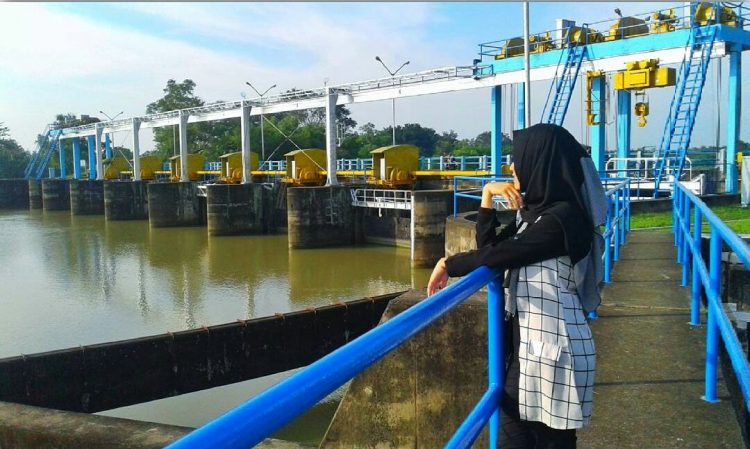 Bendungan Raksasa Rentang via Besoksenin, 1. Jembar Waterpark, 2. Perkebunan Teh Cipasung, 3. Goa Lalay, 4. Curug Muara Jaya, 5. Curug Sawer, 6. Talaga Herang, 7. Wisata Paralayang Gunung Panten, 8. Taman Wisata Bukit Alam Hejo, 9. Curug Tonjong, 10. Curug Cipeuteuy, 11. Air terjun Cibali, 12. Agro Batu Luhur, 13. Taman Buana Marga Majalengka (Taman Dinosaurus), 14. Situ Sangiang dan Makam Sunan Parung, 15. Pendakian Gunung Ciremai, 16. Curug Sempong, 17. Curug Awul, 18. Situ Cipanten, 19. Curug Campaga, 20. Curug Cipeureus, 21. Curug Puntang, 22. Panorama Cikebo, 23. Panorama Lemah Putih, 24. Situ Cikuda, 25. Bukit Panyaweuyan Argapura, 26. Wisata Situ Cipadung Desa Pajajar, 27. Wisata Cadas Gantung, 28. Air Terjun Embun Pelangi, 29. Air Terjun Cilutung, 30. Situ Janawi, 31. Taman Nasional Sadarehe, 32. Museum Talaga Manggung, 33. Rumah Adat Panjalin, 34. Gunung Cakrabuana, 35. Telaga di Petilasan Prabu Siliwangi, 36. Curug Ciwanda, 37. Curug Situhiang, 38. Taman Wisata Linggarjati, 39. Air Terjun Baligo, 40. Telaga Nila, 41. Kolam Renang Balong Sang Raja, 42. Gunung Batu Tilu, 43. Bukit Mercury Sayang Kaak, 44. Bendungan Raksasa Rentang, 45. Terasering Sawah Nangklak, 46. Gunung Ciwaru, 47. Puncak Sawiyah, 48. Ciboer Pass, 49. Curug Kapak Kuda, 50. Water Boom Tirta Indah, 51. Water Boom Rajawali ( Surya ), 52. Water Boom Tohaga, 53. Taman Ikan Bunderan , 54. Situ Batu di Desa Malausma, 55. Durian Sinapeul