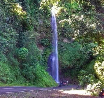 Curug Ceret Kuningan, 1. Objek Wisata Pemandian Cibulan Kuningan, 2. Taman Nasional Gunung Ciremai , 3. Tempat Wisata Sejarah Situs Purbakala Cipari Kuningan, 4. Tempat Wisata Alam Curug Sidomba Kuningan, 5. Objek Wisata Taman Wisata Alam Linggajati Kuningan, 6. Objek Wisata Waduk Darma Kuningan , 7. Sumur Tujuh Cibulan, 8. Objek Wisata Telaga Remis Kuningan, 9. Objek Wisata Kebun Raya Kuningan, 10. Open Space Gallery Kuningan, 11. Tempat Wisata Sejarah Gedung Perundingan Linggarjati, 12. Pemandian Air Panas Sangkanurip Alami Kuningan, 13. Objek Wisata Lembah Cilengkrang Kuningan, 14. Balong Cigugur Kuningan, 15. Palutungan Kuningan, 16. The Mountain Recreation Park Kuningan, 17. Tempat Wisata Alam Curug Bangkong Kuningan , 18. Objek Wisata Taman Salsabila Kuningan, 19. Situ Cicerem Kuningan (Telaga Biru Cicerem), 20. Gunung Ciremai, 21. Desa Sitonjul Kuningan, 22. Telaga Nilem Kuningan, 23. Kolam Renang Sanggariang Kuningan, 24. Pemandian Air Panas Subang Kuningan, 25. Taman Cisantana, 26. Pusat Oleh-Oleh Kuningan, 27. Wisata Hutan Desa Setianegara, 28. Curug Ceret Kuningan, 29. Gua Maria Rahmat Sawer Cigugur, 30. Balong Keramat Darmaloka, 31. Bumi Perkemahan Ipukan Cisantana Kuningan , 32. Wisata Bukit Panembongan Kuningan, 33. Curug Gongseng, 34. Curug Nyandung Kuningan, 35. Pemandangan Indah Sukageuri Kuningan, 36. Curug Payung Kuningan, 37. Objek Wisata Alami Curug Ciputri Kuningan, 38. Kolam Terapi Ikan Cigugur Kuningan, 39. Paseban Tri Panca Tunggal, 40. Objek Wisata Hutan Kota Mayasih Kuningan, 41. Objek Wisata Hutan Kota Bungkirit Kuningan, 42. Objek Wisata Taman Kota Kuningan, 43. Objek Wisata Taman Cirendang Kuningan, 44. Objek Wisata Telaga Nilam Kuningan, 45. Objek Wisata Balong Dalem Jalaksana Kuningan, 46. Sangkan Resort Aqua Park