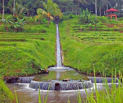 Desa Sitonjul Kuningan, 1. Objek Wisata Pemandian Cibulan Kuningan, 2. Taman Nasional Gunung Ciremai , 3. Tempat Wisata Sejarah Situs Purbakala Cipari Kuningan, 4. Tempat Wisata Alam Curug Sidomba Kuningan, 5. Objek Wisata Taman Wisata Alam Linggajati Kuningan, 6. Objek Wisata Waduk Darma Kuningan , 7. Sumur Tujuh Cibulan, 8. Objek Wisata Telaga Remis Kuningan, 9. Objek Wisata Kebun Raya Kuningan, 10. Open Space Gallery Kuningan, 11. Tempat Wisata Sejarah Gedung Perundingan Linggarjati, 12. Pemandian Air Panas Sangkanurip Alami Kuningan, 13. Objek Wisata Lembah Cilengkrang Kuningan, 14. Balong Cigugur Kuningan, 15. Palutungan Kuningan, 16. The Mountain Recreation Park Kuningan, 17. Tempat Wisata Alam Curug Bangkong Kuningan , 18. Objek Wisata Taman Salsabila Kuningan, 19. Situ Cicerem Kuningan (Telaga Biru Cicerem), 20. Gunung Ciremai, 21. Desa Sitonjul Kuningan, 22. Telaga Nilem Kuningan, 23. Kolam Renang Sanggariang Kuningan, 24. Pemandian Air Panas Subang Kuningan, 25. Taman Cisantana, 26. Pusat Oleh-Oleh Kuningan, 27. Wisata Hutan Desa Setianegara, 28. Curug Ceret Kuningan, 29. Gua Maria Rahmat Sawer Cigugur, 30. Balong Keramat Darmaloka, 31. Bumi Perkemahan Ipukan Cisantana Kuningan , 32. Wisata Bukit Panembongan Kuningan, 33. Curug Gongseng, 34. Curug Nyandung Kuningan, 35. Pemandangan Indah Sukageuri Kuningan, 36. Curug Payung Kuningan, 37. Objek Wisata Alami Curug Ciputri Kuningan, 38. Kolam Terapi Ikan Cigugur Kuningan, 39. Paseban Tri Panca Tunggal, 40. Objek Wisata Hutan Kota Mayasih Kuningan, 41. Objek Wisata Hutan Kota Bungkirit Kuningan, 42. Objek Wisata Taman Kota Kuningan, 43. Objek Wisata Taman Cirendang Kuningan, 44. Objek Wisata Telaga Nilam Kuningan, 45. Objek Wisata Balong Dalem Jalaksana Kuningan, 46. Sangkan Resort Aqua Park