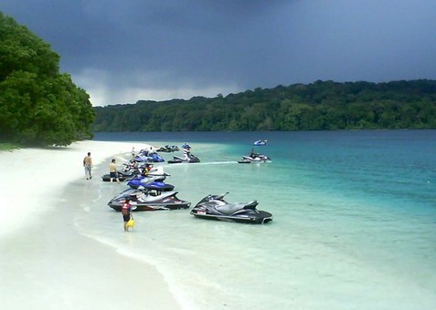 Jalan-jalan di Pinggir Pantai Tanjung Lesung, 1. Water sport , 2. Snorkeling dan Diving (menyelam) , 3. Menikmati indahnya sunset, 4. Kuliner , 5. Konservasi Terumbu Karang , 6. Memancing di Pantai Tanjung Lesung, 7. Menonton pertunjukan tarian api di Pantai Tanjung Lesung, 8. Sunrise Pantai Tanjung Lesung, 9. Jalan-jalan di Pinggir Pantai