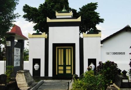 Makam Ki Ageng Kebo Kenanga Boyolali, 1. Waduk Cengklik Park, 2. Pemandian Umbul Sewu Pengging, 3. Lembah Gunung Madu, 4. Air Terjun Kedung Kayang, 5. Pemandian Tlatar, 6. Taman Pandanalas Boyolali, 7. Trekking Gunung Merbabu, 8. Candi Lawang Cepogo , 9. Candi Sari Cepogo Temple , 10. Waduk Kedung Ombo, 11. New Selo, 12. Cepogo Cheese Park, 13. Waduk Klego Desa Bade, 14. Tirto Marto Pengging Boyolali, 15. Bukit Gancik Selo Boyolali, 16. Wisata Alam Panorama, 17. Umbul Tirtomulyo, 18. Taman Petruk, 19. Alun-alun Kidul Boyolali, 20. Embung Manajar, 21. Watu Blerek, 22. Kebun Raya Indrokilo, 23. Museum R. Hamong Wardoyo, 24. Restu Wijaya Waterboom, 25. Umbul Langse, 26. Kedung Goro , 27. Bukit Batur Sel, 28. Tikungan Cinta, 29. Patung Arjuna Wijaya , 30. Brown Canyon, 31. Makam Ki Ageng Kebo Kenanga Boyolali, 32. Makam Ki Ageng Singoprono Boyolali, 33. Masjid Cipto Mulyo Pengging Boyolali, 34. Oemah Bamboo Merapi, 35. Pura Bawana Tata, 36. Kedung Cinta, 37. Kedung Celeng , 38. Jumbleng Biru, 39. Air Terjun Watu Tibo, 40. Taman Alam Surapanta, 41. Jembatan Gantung Jrakah, 42. Kampung Wisata Dangean, 43. Bukit Kinasih, 44. Air Terjun Semuncar