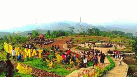 Objek Wisata Kebun Raya Kuningan, 1. Objek Wisata Pemandian Cibulan Kuningan, 2. Taman Nasional Gunung Ciremai , 3. Tempat Wisata Sejarah Situs Purbakala Cipari Kuningan, 4. Tempat Wisata Alam Curug Sidomba Kuningan, 5. Objek Wisata Taman Wisata Alam Linggajati Kuningan, 6. Objek Wisata Waduk Darma Kuningan , 7. Sumur Tujuh Cibulan, 8. Objek Wisata Telaga Remis Kuningan, 9. Objek Wisata Kebun Raya Kuningan, 10. Open Space Gallery Kuningan, 11. Tempat Wisata Sejarah Gedung Perundingan Linggarjati, 12. Pemandian Air Panas Sangkanurip Alami Kuningan, 13. Objek Wisata Lembah Cilengkrang Kuningan, 14. Balong Cigugur Kuningan, 15. Palutungan Kuningan, 16. The Mountain Recreation Park Kuningan, 17. Tempat Wisata Alam Curug Bangkong Kuningan , 18. Objek Wisata Taman Salsabila Kuningan, 19. Situ Cicerem Kuningan (Telaga Biru Cicerem), 20. Gunung Ciremai, 21. Desa Sitonjul Kuningan, 22. Telaga Nilem Kuningan, 23. Kolam Renang Sanggariang Kuningan, 24. Pemandian Air Panas Subang Kuningan, 25. Taman Cisantana, 26. Pusat Oleh-Oleh Kuningan, 27. Wisata Hutan Desa Setianegara, 28. Curug Ceret Kuningan, 29. Gua Maria Rahmat Sawer Cigugur, 30. Balong Keramat Darmaloka, 31. Bumi Perkemahan Ipukan Cisantana Kuningan , 32. Wisata Bukit Panembongan Kuningan, 33. Curug Gongseng, 34. Curug Nyandung Kuningan, 35. Pemandangan Indah Sukageuri Kuningan, 36. Curug Payung Kuningan, 37. Objek Wisata Alami Curug Ciputri Kuningan, 38. Kolam Terapi Ikan Cigugur Kuningan, 39. Paseban Tri Panca Tunggal, 40. Objek Wisata Hutan Kota Mayasih Kuningan, 41. Objek Wisata Hutan Kota Bungkirit Kuningan, 42. Objek Wisata Taman Kota Kuningan, 43. Objek Wisata Taman Cirendang Kuningan, 44. Objek Wisata Telaga Nilam Kuningan, 45. Objek Wisata Balong Dalem Jalaksana Kuningan, 46. Sangkan Resort Aqua Park