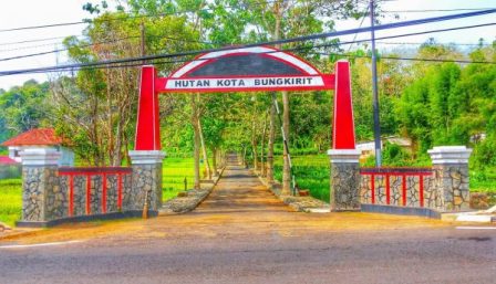 Objek Wisata Hutan Kota Bungkirit Kuningan, 1. Objek Wisata Pemandian Cibulan Kuningan, 2. Taman Nasional Gunung Ciremai , 3. Tempat Wisata Sejarah Situs Purbakala Cipari Kuningan, 4. Tempat Wisata Alam Curug Sidomba Kuningan, 5. Objek Wisata Taman Wisata Alam Linggajati Kuningan, 6. Objek Wisata Waduk Darma Kuningan , 7. Sumur Tujuh Cibulan, 8. Objek Wisata Telaga Remis Kuningan, 9. Objek Wisata Kebun Raya Kuningan, 10. Open Space Gallery Kuningan, 11. Tempat Wisata Sejarah Gedung Perundingan Linggarjati, 12. Pemandian Air Panas Sangkanurip Alami Kuningan, 13. Objek Wisata Lembah Cilengkrang Kuningan, 14. Balong Cigugur Kuningan, 15. Palutungan Kuningan, 16. The Mountain Recreation Park Kuningan, 17. Tempat Wisata Alam Curug Bangkong Kuningan , 18. Objek Wisata Taman Salsabila Kuningan, 19. Situ Cicerem Kuningan (Telaga Biru Cicerem), 20. Gunung Ciremai, 21. Desa Sitonjul Kuningan, 22. Telaga Nilem Kuningan, 23. Kolam Renang Sanggariang Kuningan, 24. Pemandian Air Panas Subang Kuningan, 25. Taman Cisantana, 26. Pusat Oleh-Oleh Kuningan, 27. Wisata Hutan Desa Setianegara, 28. Curug Ceret Kuningan, 29. Gua Maria Rahmat Sawer Cigugur, 30. Balong Keramat Darmaloka, 31. Bumi Perkemahan Ipukan Cisantana Kuningan , 32. Wisata Bukit Panembongan Kuningan, 33. Curug Gongseng, 34. Curug Nyandung Kuningan, 35. Pemandangan Indah Sukageuri Kuningan, 36. Curug Payung Kuningan, 37. Objek Wisata Alami Curug Ciputri Kuningan, 38. Kolam Terapi Ikan Cigugur Kuningan, 39. Paseban Tri Panca Tunggal, 40. Objek Wisata Hutan Kota Mayasih Kuningan, 41. Objek Wisata Hutan Kota Bungkirit Kuningan, 42. Objek Wisata Taman Kota Kuningan, 43. Objek Wisata Taman Cirendang Kuningan, 44. Objek Wisata Telaga Nilam Kuningan, 45. Objek Wisata Balong Dalem Jalaksana Kuningan, 46. Sangkan Resort Aqua Park