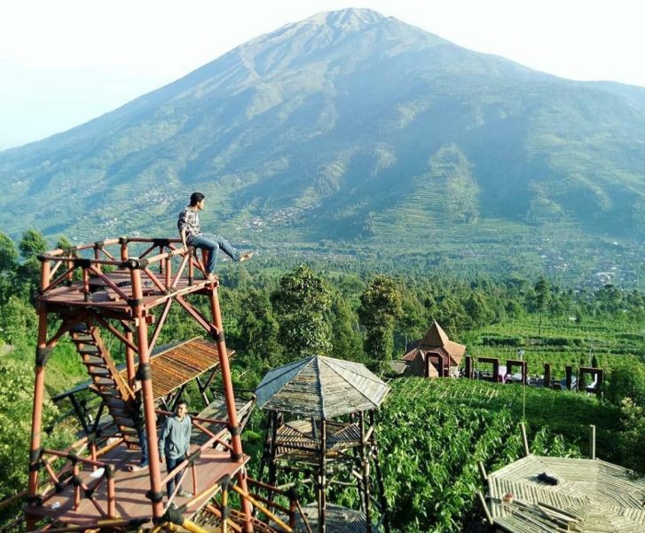 Objek Wisata Oemah Bamboo Merapi, 1. Waduk Cengklik Park, 2. Pemandian Umbul Sewu Pengging, 3. Lembah Gunung Madu, 4. Air Terjun Kedung Kayang, 5. Pemandian Tlatar, 6. Taman Pandanalas Boyolali, 7. Trekking Gunung Merbabu, 8. Candi Lawang Cepogo , 9. Candi Sari Cepogo Temple , 10. Waduk Kedung Ombo, 11. New Selo, 12. Cepogo Cheese Park, 13. Waduk Klego Desa Bade, 14. Tirto Marto Pengging Boyolali, 15. Bukit Gancik Selo Boyolali, 16. Wisata Alam Panorama, 17. Umbul Tirtomulyo, 18. Taman Petruk, 19. Alun-alun Kidul Boyolali, 20. Embung Manajar, 21. Watu Blerek, 22. Kebun Raya Indrokilo, 23. Museum R. Hamong Wardoyo, 24. Restu Wijaya Waterboom, 25. Umbul Langse, 26. Kedung Goro , 27. Bukit Batur Sel, 28. Tikungan Cinta, 29. Patung Arjuna Wijaya , 30. Brown Canyon, 31. Makam Ki Ageng Kebo Kenanga Boyolali, 32. Makam Ki Ageng Singoprono Boyolali, 33. Masjid Cipto Mulyo Pengging Boyolali, 34. Oemah Bamboo Merapi, 35. Pura Bawana Tata, 36. Kedung Cinta, 37. Kedung Celeng , 38. Jumbleng Biru, 39. Air Terjun Watu Tibo, 40. Taman Alam Surapanta, 41. Jembatan Gantung Jrakah, 42. Kampung Wisata Dangean, 43. Bukit Kinasih, 44. Air Terjun Semuncar
