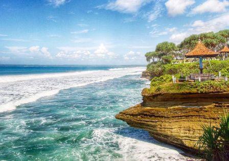Objek Wisata Pantai Batu Hiu Pangandaran