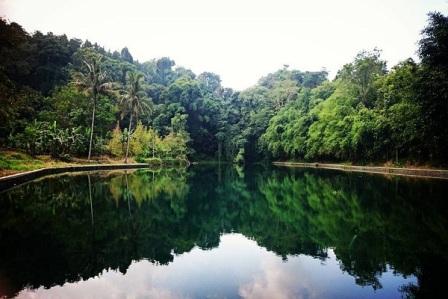 Situ Cipanten, 1. Jembar Waterpark, 2. Perkebunan Teh Cipasung, 3. Goa Lalay, 4. Curug Muara Jaya, 5. Curug Sawer, 6. Talaga Herang, 7. Wisata Paralayang Gunung Panten, 8. Taman Wisata Bukit Alam Hejo, 9. Curug Tonjong, 10. Curug Cipeuteuy, 11. Air terjun Cibali, 12. Agro Batu Luhur, 13. Taman Buana Marga Majalengka (Taman Dinosaurus), 14. Situ Sangiang dan Makam Sunan Parung, 15. Pendakian Gunung Ciremai, 16. Curug Sempong, 17. Curug Awul, 18. Situ Cipanten, 19. Curug Campaga, 20. Curug Cipeureus, 21. Curug Puntang, 22. Panorama Cikebo, 23. Panorama Lemah Putih, 24. Situ Cikuda, 25. Bukit Panyaweuyan Argapura, 26. Wisata Situ Cipadung Desa Pajajar, 27. Wisata Cadas Gantung, 28. Air Terjun Embun Pelangi, 29. Air Terjun Cilutung, 30. Situ Janawi, 31. Taman Nasional Sadarehe, 32. Museum Talaga Manggung, 33. Rumah Adat Panjalin, 34. Gunung Cakrabuana, 35. Telaga di Petilasan Prabu Siliwangi, 36. Curug Ciwanda, 37. Curug Situhiang, 38. Taman Wisata Linggarjati, 39. Air Terjun Baligo, 40. Telaga Nila, 41. Kolam Renang Balong Sang Raja, 42. Gunung Batu Tilu, 43. Bukit Mercury Sayang Kaak, 44. Bendungan Raksasa Rentang, 45. Terasering Sawah Nangklak, 46. Gunung Ciwaru, 47. Puncak Sawiyah, 48. Ciboer Pass, 49. Curug Kapak Kuda, 50. Water Boom Tirta Indah, 51. Water Boom Rajawali ( Surya ), 52. Water Boom Tohaga, 53. Taman Ikan Bunderan , 54. Situ Batu di Desa Malausma, 55. Durian Sinapeul