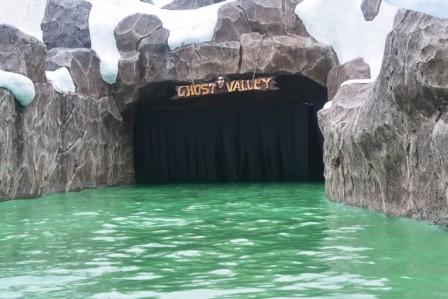 Ghost Valley, Wahana di Snowbay TMII, 12. Typhoon River, Fasilitas di Snowbay TMII, Jam Buka Snowbay , Harga Tiket Snowbay Waterpark Terbaru , Info Contact Pengelola Snowbay, Kuliner di Snowbay