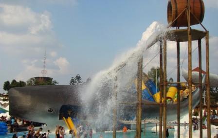 Giant Bucket/Boomblaster, Wahana di Snowbay TMII, 12. Typhoon River, Fasilitas di Snowbay TMII, Jam Buka Snowbay , Harga Tiket Snowbay Waterpark Terbaru , Info Contact Pengelola Snowbay, Kuliner di Snowbay