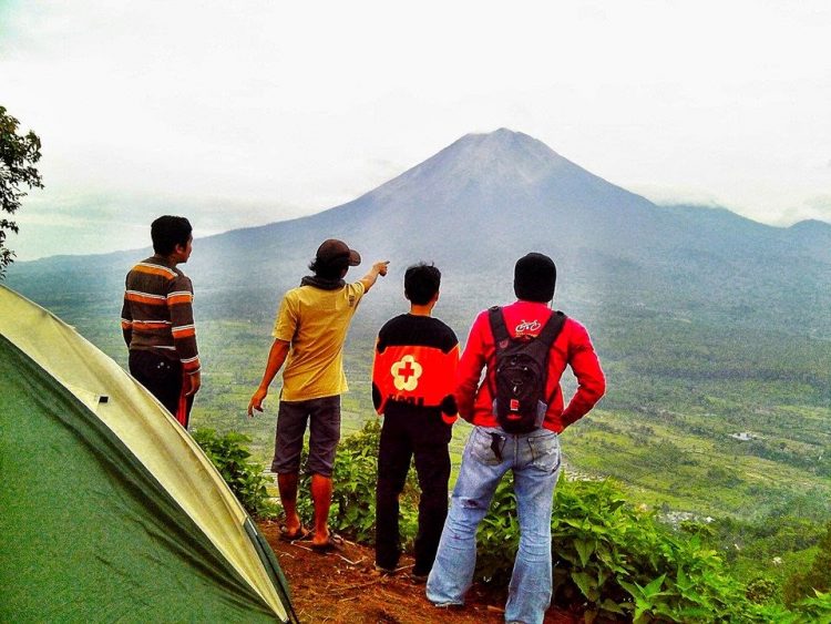 Gunung Wayang, 1. Pemandian Alam Selokambang, 2. Liburan ke Pantai Bambang Lumajang, 3. Wisata Sejara ke Candi Mandara Giri Lumajang, 4. Tempat Wisata Alam Goa Tetes Lumajang, 5. Liburan Seru ke Gunung Semeru Lumajang, 6. Kawasan Wonorejo Terpadu (KWT) Lumajang, 7. Liburan Seru ke Pantai Watu Godeg Lumajang, 8. Tempat Wisata Alam Danau Ranu Kumbolo Lumajang, 9. Tempat Wisata Pantai Dampar Lumajang, 10. Berwisata ke Pantai Watu Pecak Lumajang, 11. Tempat Liburan Keluarga Pantai Tlepuk Lumajang, 12. Tempat Wisata Seru Gunung Lemongan Lumajang, 13. Wisata Air Terjun Manggisan Lumajang, 14. Puncak B-29, 15. Wisata Kebun Teh Kertowono Gucialit Lumajang, 16. Wisata Sejarah Situs Biting, 17. Tubing Adventure Kali Betoto, 18. Air Terjun Coban Sewu, 19. Ranu Regulo, 20. Ranu Pane, 21. Ranu Bedali, 22. Ranu Pakis, 23. Danau Klakah, 24. Wisata Air Terjun Coban Pawon Lumajang, 25. Wisata Hutan Bambu Lumajang, 26. Air Terjun Kapas Biru, 27. Ranu Lading, 28. Kolam Renang Veteran, 29. Agrowisata Lumajang, 30. Objek Wisata Goa Bima di Lumajang, 31. Wisata Air Terjun Watu Lapis Lumajang, 32. Wisata Pantai Wotgalih Lumajang, 33. Agrowisata Bunga Lumajang, 34. Museum Daerah Lumajang, 35. Gunung Sawur, 36. Gunung Wayang, 37. Coban Sriti (Antrukan Wolu), 38. Coban Kabut Pelangi, 39. Wisata Bukit Cinta Mahameru, 40. Oro Oro Ombo, 41. Air Terjun Gucialit (Semingkir), 42. Tempat Wisata Air Terjun Carang Kuning, 43. Air Terjun Antrukan Trap Seribu, 44. Air Terjun Kedung Kuwung, 45. Tirtosari View, 46. Air Terjun Antrukan Menjangan, 47. Air Terjun Antrukan Jago Lumajang, 48. Kebun Kertonowo, 49. Hutan Pinus Penanggal, 50. Grati Park, 51. Puncak Gunung Wayang, 52. Alun-alun Lumajang