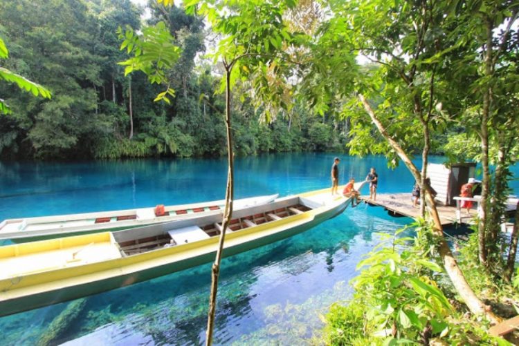 Objek Wisata Situ Cilembang di Sumedang, 1. Puncak Gunung Tampomas, 2. Bendungan Waduk Jati Gede, 3. Bukit Panorama Jatinangor (Wisata Gunung Batu), 4. Taman Buru Gunung Masigit Kareumbi, 5. Situ Biru Cilembang, 6. Hutan Pinus Cijambu Tanjungsari, 7. Bukit Batu Dua, 8. Curug Cinulang, 9. Bukit Nangorak, 10. Curug Sabuk