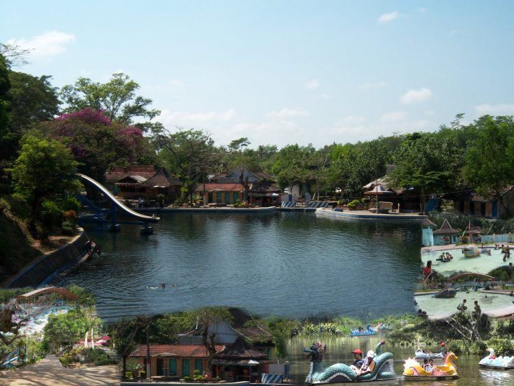 Pemandian Selo Kambang, 1. Pemandian Alam Selokambang, 2. Liburan ke Pantai Bambang Lumajang, 3. Wisata Sejara ke Candi Mandara Giri Lumajang, 4. Tempat Wisata Alam Goa Tetes Lumajang, 5. Liburan Seru ke Gunung Semeru Lumajang, 6. Kawasan Wonorejo Terpadu (KWT) Lumajang, 7. Liburan Seru ke Pantai Watu Godeg Lumajang, 8. Tempat Wisata Alam Danau Ranu Kumbolo Lumajang, 9. Tempat Wisata Pantai Dampar Lumajang, 10. Berwisata ke Pantai Watu Pecak Lumajang, 11. Tempat Liburan Keluarga Pantai Tlepuk Lumajang, 12. Tempat Wisata Seru Gunung Lemongan Lumajang, 13. Wisata Air Terjun Manggisan Lumajang, 14. Puncak B-29, 15. Wisata Kebun Teh Kertowono Gucialit Lumajang, 16. Wisata Sejarah Situs Biting, 17. Tubing Adventure Kali Betoto, 18. Air Terjun Coban Sewu, 19. Ranu Regulo, 20. Ranu Pane, 21. Ranu Bedali, 22. Ranu Pakis, 23. Danau Klakah, 24. Wisata Air Terjun Coban Pawon Lumajang, 25. Wisata Hutan Bambu Lumajang, 26. Air Terjun Kapas Biru, 27. Ranu Lading, 28. Kolam Renang Veteran, 29. Agrowisata Lumajang, 30. Objek Wisata Goa Bima di Lumajang, 31. Wisata Air Terjun Watu Lapis Lumajang, 32. Wisata Pantai Wotgalih Lumajang, 33. Agrowisata Bunga Lumajang, 34. Museum Daerah Lumajang, 35. Gunung Sawur, 36. Gunung Wayang, 37. Coban Sriti (Antrukan Wolu), 38. Coban Kabut Pelangi, 39. Wisata Bukit Cinta Mahameru, 40. Oro Oro Ombo, 41. Air Terjun Gucialit (Semingkir), 42. Tempat Wisata Air Terjun Carang Kuning, 43. Air Terjun Antrukan Trap Seribu, 44. Air Terjun Kedung Kuwung, 45. Tirtosari View, 46. Air Terjun Antrukan Menjangan, 47. Air Terjun Antrukan Jago Lumajang, 48. Kebun Kertonowo, 49. Hutan Pinus Penanggal, 50. Grati Park, 51. Puncak Gunung Wayang, 52. Alun-alun Lumajang