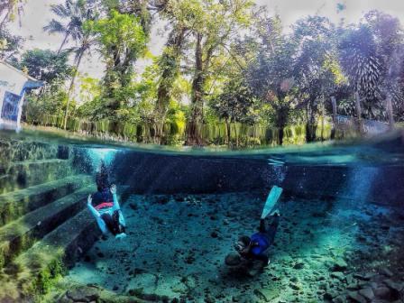 Sendang Maren, 1. Candi Borobudur, 2. Rafting di Sungai Progo Atas, 3. Alun-alun Kota Magelang, 4. Air Terjun Kedung Kayang, 5. Taman Kyai Langgeng, 6. Ketep Pass, 7. Air Terjun Sekar Langit, 8. Rumah Kamera, 9. Candi Mendut, 10. Candi Pawon, 11. Gunung Andong, 12. Candi Selogriyo, 13. Gunung Tidar, 14. Curug Grenjengan Kembar, 15. Punthuk Setumbu, 16. Trekking Gunung Merbabu, 17. Curug Silawe, 18. Pemandian Air Hangat Candi Umbul, 19. Taman Badaan, 20. Museum Sudirman, 21. Pinusan Kragilan Magelang, 22. Candi Canggal, 23. Candi Ngawen, 24. Candi Lumbung, 25. Pemandian Kali Bening, 26. Air Terjun Kedung Kayangan, 27. Gardu Pandang Babadan, 28. Arung Jeram Kali Elo, 29. Telaga Bleder, 30. Gardu Pandang Bukit Barede, 31. Gardu Pandang Dlimas, 32. Gardu Pandang Mangli, 33. Sukmojoyo Hill, 34. Hutan Pinus Grenden, 35. Gereja Ayam di Dusun Gombong, 36. Punthuk Setumbu, 37. Kedung Sembrani, 38. Gunung Telomoyo, 39. Silancur Highland, 40. Bukit Grenden, 41. Curug Sigetik, 42. Puntuk Mangir Gunung Payung, 43. Bukit Rhema, 44. Hutan Pinus Wisata Mangli, 45. Jurang Jero, 46. OHD Museum, 47. Gunung Giyanti, 48. Curug Watu Ploso, 49. Klenteng Liong Hok Bio, 50. Curug Gleyor, 51. Punthuk Mongkrong, 52. Bukit Sleker, 53. Curug Lawang Kori, 54. Bukit kertojoyo, 55. Taman Ramadanu, 56. Puncak Seoloyo, 57. Taman Wisata Kopeng, 58. Bukit Gancik Selo Boyolali, 59. Gunung Sumbing, 60. Punthuk Kendil, 61. Bukit Harapan Cuntel, 62. Kebun Durian Candimulyo, 63. Jembatan Gantung Mangunsuko, 64. Air Terjun Goa Slandak, 65. Air Terjun Sumuran, 67. Museum Kapal Samudraraksa, 68. Karesidenan Kedu, 69. New Selo, 70. Taman Dewari, 71. Desa Wisata Candirejo, 72. Svargabumi Borobudur, 73. Awang-awang Telomoyo, 74. Ladon Little Island, 75. Candi Retno, 76. Wisata Petik Salak Gapoktan Ngudi Luhur, 77. Pesona Cempurung, 78. Gardu Pandang Cepogo, 79. Taman Garempong Bringin Kulon, 80. Sendang Mudal, 81. Curug Dlimas, 82. Museum Diponegoro, 83. Curug Sikencling, 84. Sendang Maren, 85. Citraelo Rafting, 86. Desa Wisata Ngawen, 87. Wisata Kulon Ndeso, 88. Taman Bunga Matahari, 89. Taman Hanya Untukmu, 90. Junkyard Autopark & Cafe, 91. Balkondes Ngadiharjo, 92. Banyuroto, 93. Bukit Dagi, 94. Jembatan Gantung Srowol, 95. Candi Asu, 96. Persawahan Permitan, 97. Bakorwil II Magelang, 98. Kebun Bibit Senopati