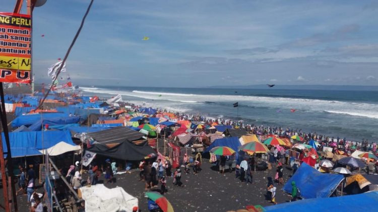Wisata Pantai Wotgalih Lumajang, 1. Pemandian Alam Selokambang, 2. Liburan ke Pantai Bambang Lumajang, 3. Wisata Sejara ke Candi Mandara Giri Lumajang, 4. Tempat Wisata Alam Goa Tetes Lumajang, 5. Liburan Seru ke Gunung Semeru Lumajang, 6. Kawasan Wonorejo Terpadu (KWT) Lumajang, 7. Liburan Seru ke Pantai Watu Godeg Lumajang, 8. Tempat Wisata Alam Danau Ranu Kumbolo Lumajang, 9. Tempat Wisata Pantai Dampar Lumajang, 10. Berwisata ke Pantai Watu Pecak Lumajang, 11. Tempat Liburan Keluarga Pantai Tlepuk Lumajang, 12. Tempat Wisata Seru Gunung Lemongan Lumajang, 13. Wisata Air Terjun Manggisan Lumajang, 14. Puncak B-29, 15. Wisata Kebun Teh Kertowono Gucialit Lumajang, 16. Wisata Sejarah Situs Biting, 17. Tubing Adventure Kali Betoto, 18. Air Terjun Coban Sewu, 19. Ranu Regulo, 20. Ranu Pane, 21. Ranu Bedali, 22. Ranu Pakis, 23. Danau Klakah, 24. Wisata Air Terjun Coban Pawon Lumajang, 25. Wisata Hutan Bambu Lumajang, 26. Air Terjun Kapas Biru, 27. Ranu Lading, 28. Kolam Renang Veteran, 29. Agrowisata Lumajang, 30. Objek Wisata Goa Bima di Lumajang, 31. Wisata Air Terjun Watu Lapis Lumajang, 32. Wisata Pantai Wotgalih Lumajang, 33. Agrowisata Bunga Lumajang, 34. Museum Daerah Lumajang, 35. Gunung Sawur, 36. Gunung Wayang, 37. Coban Sriti (Antrukan Wolu), 38. Coban Kabut Pelangi, 39. Wisata Bukit Cinta Mahameru, 40. Oro Oro Ombo, 41. Air Terjun Gucialit (Semingkir), 42. Tempat Wisata Air Terjun Carang Kuning, 43. Air Terjun Antrukan Trap Seribu, 44. Air Terjun Kedung Kuwung, 45. Tirtosari View, 46. Air Terjun Antrukan Menjangan, 47. Air Terjun Antrukan Jago Lumajang, 48. Kebun Kertonowo, 49. Hutan Pinus Penanggal, 50. Grati Park, 51. Puncak Gunung Wayang, 52. Alun-alun Lumajang