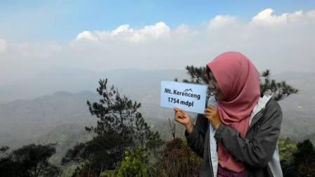 Wisata ke Gunung Kerenceng Sumedang, 1. Kampung Toga, 2. Curug Cigorobog, 3. Agrowisata Kampung Nangorak, 4. Curug Sabuk, 5. Wisata Alam Pangjugjugan, 6. Sumber Air Panas Sekarwangi, 7. Perkebunan Teh Margawindu, 8.  Wisata Kuliner Soto Bongko Khas Sumedang, 9. Mendaki Gunung Tampomas Sumedang, 10. Liburan ke Curug Ciputrawangi Sumedang, 11. Objek Wisata Situ Cilembang di Sumedang, 12. Gunung Kunci – Tempat Wisata Sejarah di Sumedang , 13. River Tubing, 14. Museum Prabu Geusan Ulun, 15. Curug Cinulang, 16. Wisata Air Gajah Depa, 17. Mata Air Sirah Cipelang, 18. Pemandian Air Panas Cileungsing, 19. Wisata ke Curug Cipongkor Sumedang, 20. Wisata Paralayang di Batu Dua Gunung Lingga, 21. Wisata Situs Prabu Tajimalela Gunung Lingga, 22. Cipanteneun, 23. Mata Air Cikandung Sumedang, 24. Puncak Gunung Batu Sumedang, 25. Wisata Waduk Jatigede Sumedang, 26. Wisata Taman Buru Masigit Kareumbi, 27. Wisata Saung Cibingbin Sumedang, 28. Curug Cibayawak Desa Jembarwangi Tomo, 29. Puncak Damar Baros Jatigede Sumedang, 30. Jembatan Cincin Cikuda Jatinangor Sumedang, 31. Eco Green Park Kampung Karuhun, 32. Sensasi Arung Jeram Pangcalikan, 33. Wisata ke Gunung Kerenceng Sumedang, 34. Makam Cut Nyak Dien, 35. Akhiri Petualangan Kalian di Sumedang dengan Memborong Tahu Sumedang untuk Oleh-oleh