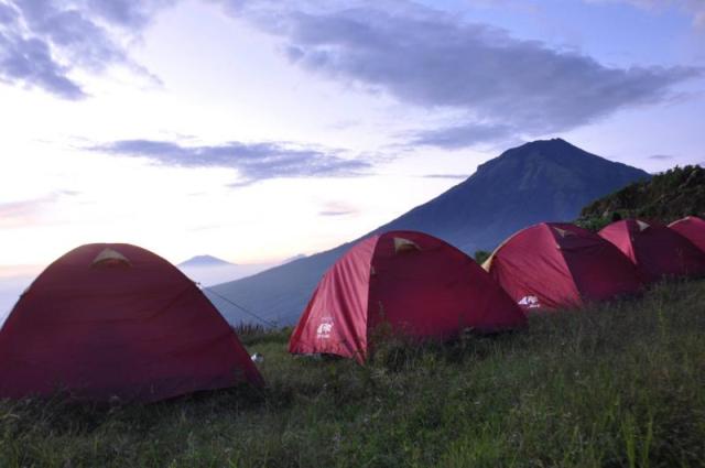 Camping di Posong Temanggung, Fasilitas Objek Wisata Alam Posong Temanggung, Harga Tiket Masuk ke Wisata Alam Posong Temanggung, Lokasi Wisata Alam Posong Temanggung , Rute Menuju Wisata Alam Posong Temanggung 