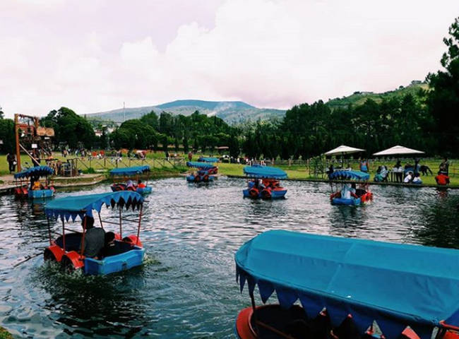 Fun Boat via instagram.com @frankycuplong, Review De Ranch Lembang, Harga Tiket Masuk De Ranch Lembang, Jam Operasional De Ranch Lembang, Sekilas Wahana Permainan , Kegiatan Wisata De Ranch Lembang, Fasilias De Ranch Lembang, Hotel dii Sekitar De Ranch Lembang