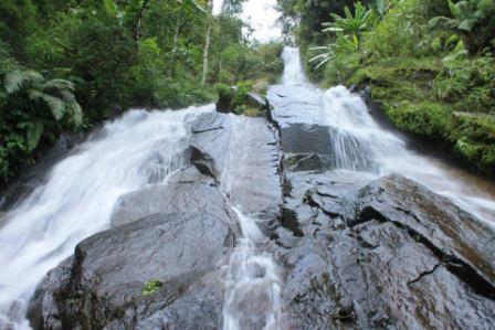Air Terjun Setren Girimanik, 1. Alun Alun Giri Krida Bakti, 2. Pantai Nampu, 3. Pantai Banyutowo, 4. Pantai Sembukan, 5. Waduk Gajah Mungkur, 6. Air Terjun Setren Girimanik, 7. Goa Putri Kencono, 8. Papan Luncur Gantole,  9. Museum Karst Dunia Wonogiri, 10. Wisata Spiritual Kahyangan, 11. Museum Wayang Indonesia, 12. Sendang Asri Waduk Gajah Mungkur, 13. Alas Kethu, 14. Bukit Cumbri, 15.  Wisata Air Telaga Rowo Batuwarno, 16. Telaga Claket Selogiri, 17. Goa Ngantap Wonogiri, 18. Gua Maria, 19. Jurug Kemukus, 20. Pantai Dadapan, 21. Air Terjun Kalimas, 22. Bukit Jonambang, 23. Desa Wisata Soko Gunung, 24. Pantai Klothok, 25. Pantai Puyangan, 26. Pantai Karang Bang, 27. Puncak Secokro, 28. Puncak Joglo Wonogiri, 29. Pantai Kwaru Gunturhargo Paranggupito, 30. Pantai Karang Payung, 31. Pantai Kali Mirah, 32. Pantai Njojogan, 33. Watu Cenik Wonogiri, 34. Taman Plintheng Semar, 35. Air Terjun Binangun Watu Jadah , 36. Hutan Pinus Bukit Suwondo, 37. Taman Wisata Tunggangan Jatiroto, 38. Monumen Bedol Desa, 39. Air Terjun Sanginan, 40. Kedung Areng Wonogiri, 41. Taman Ponten Wonogiri, 42. Ganthole Bawah (Menara Filter), 43. Tegal Simbah, 44. Istana Parnaraya, 45. Goa Resi, 46. Soko Langit